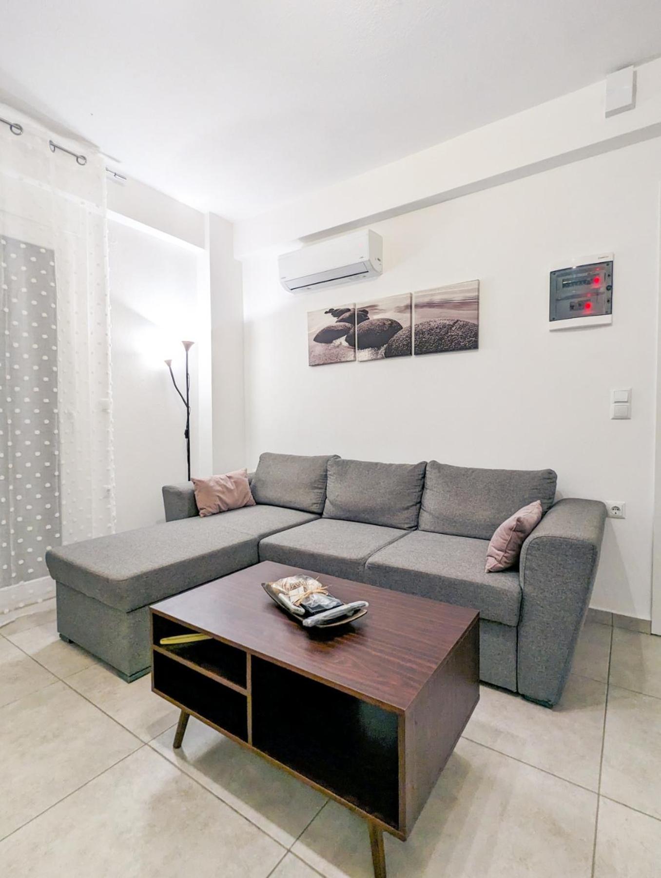 Ofrynio Luxury Apartments & Pool