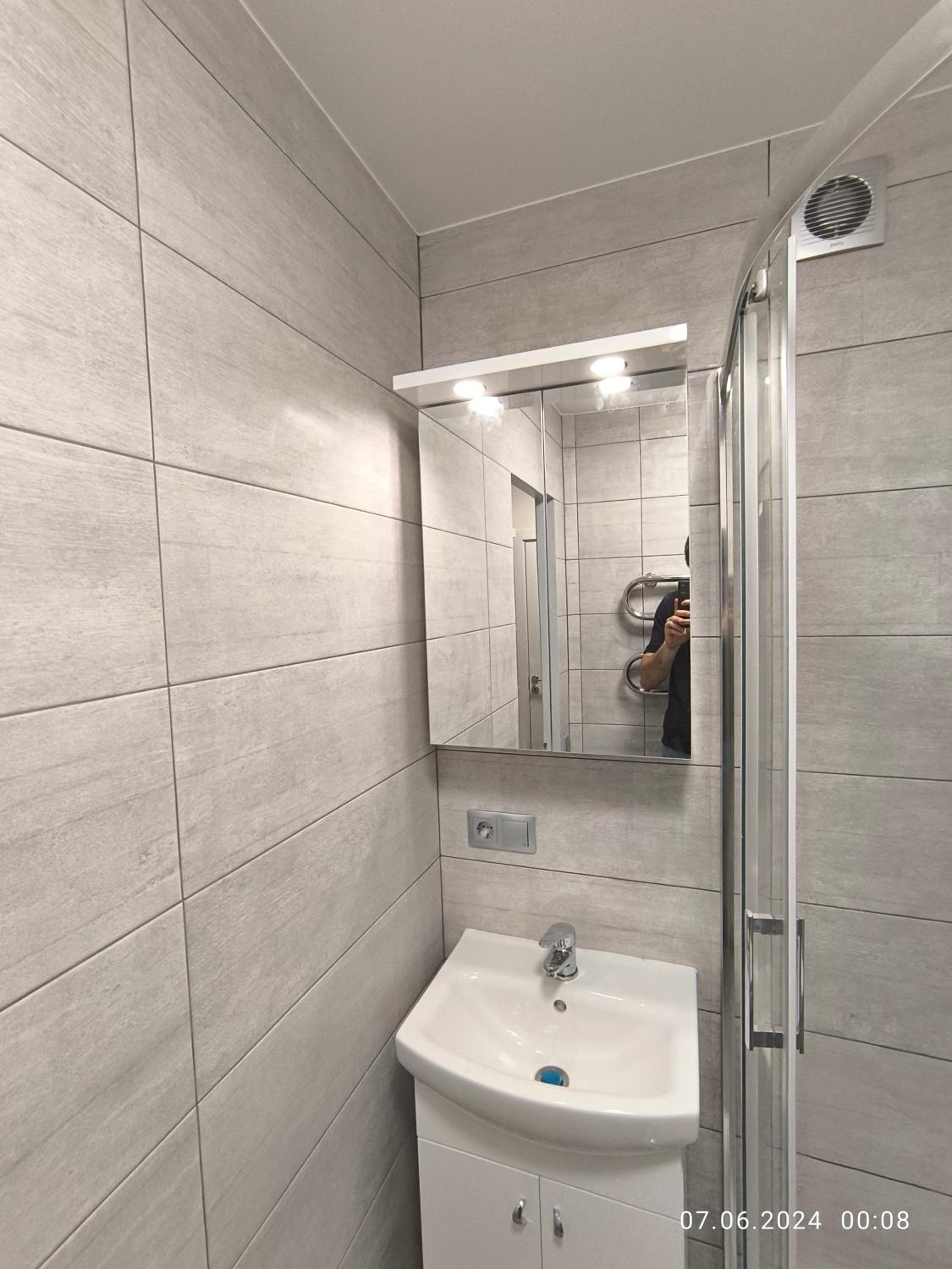 Vienistabas ērti mūsdienīgi un pilnīgi atjaunoti apartamenti