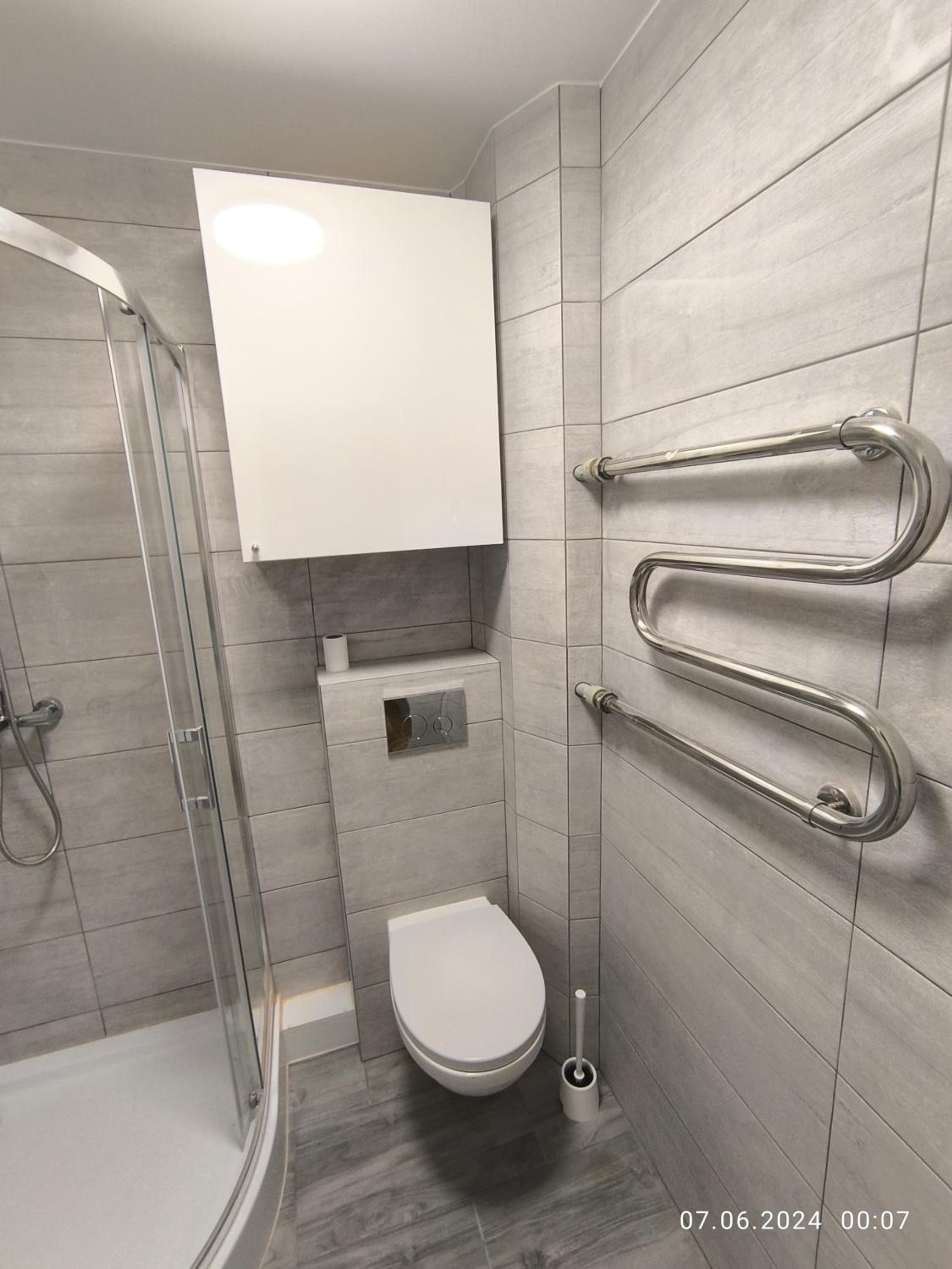 Vienistabas ērti mūsdienīgi un pilnīgi atjaunoti apartamenti