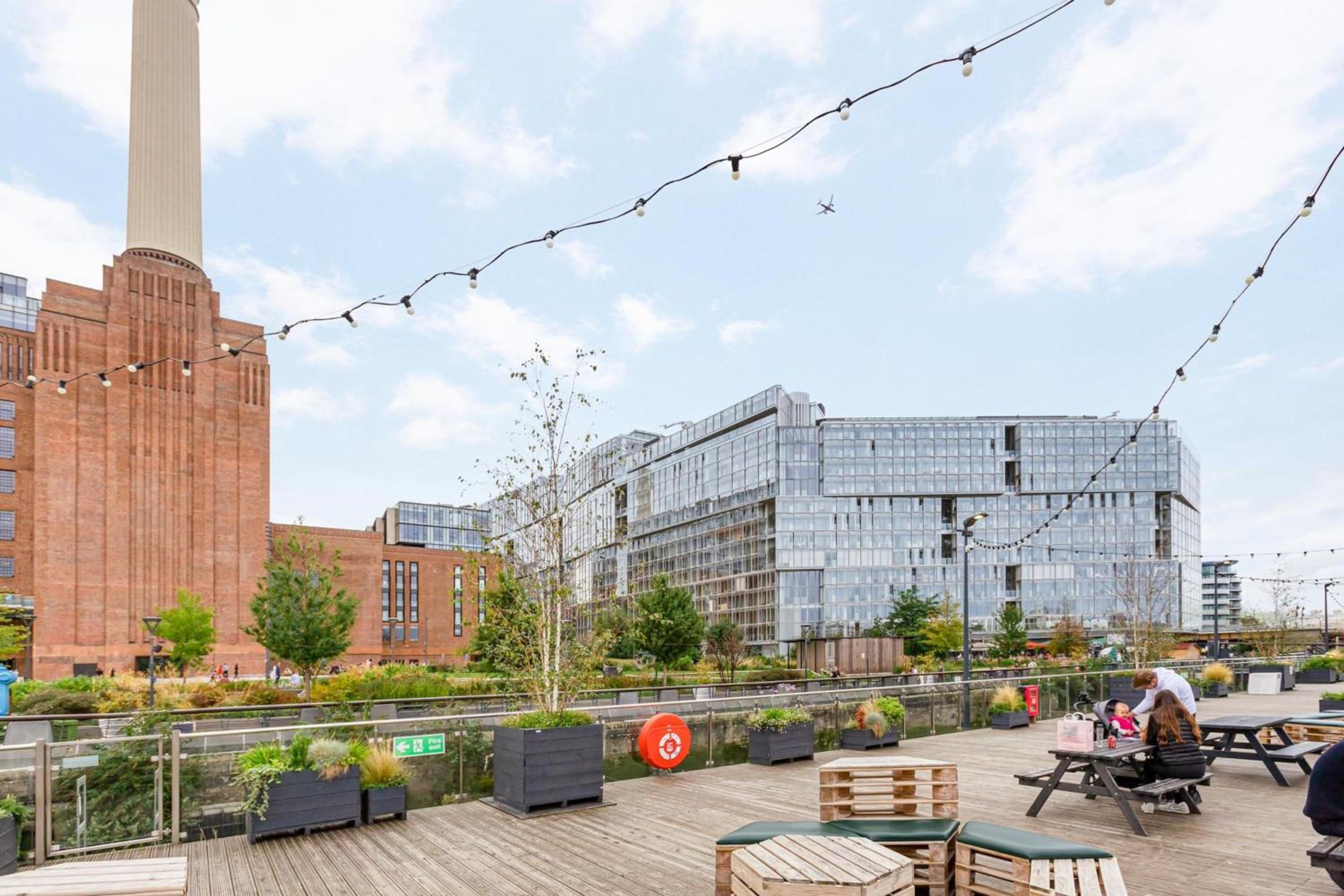 Battersea Power station flat with River views