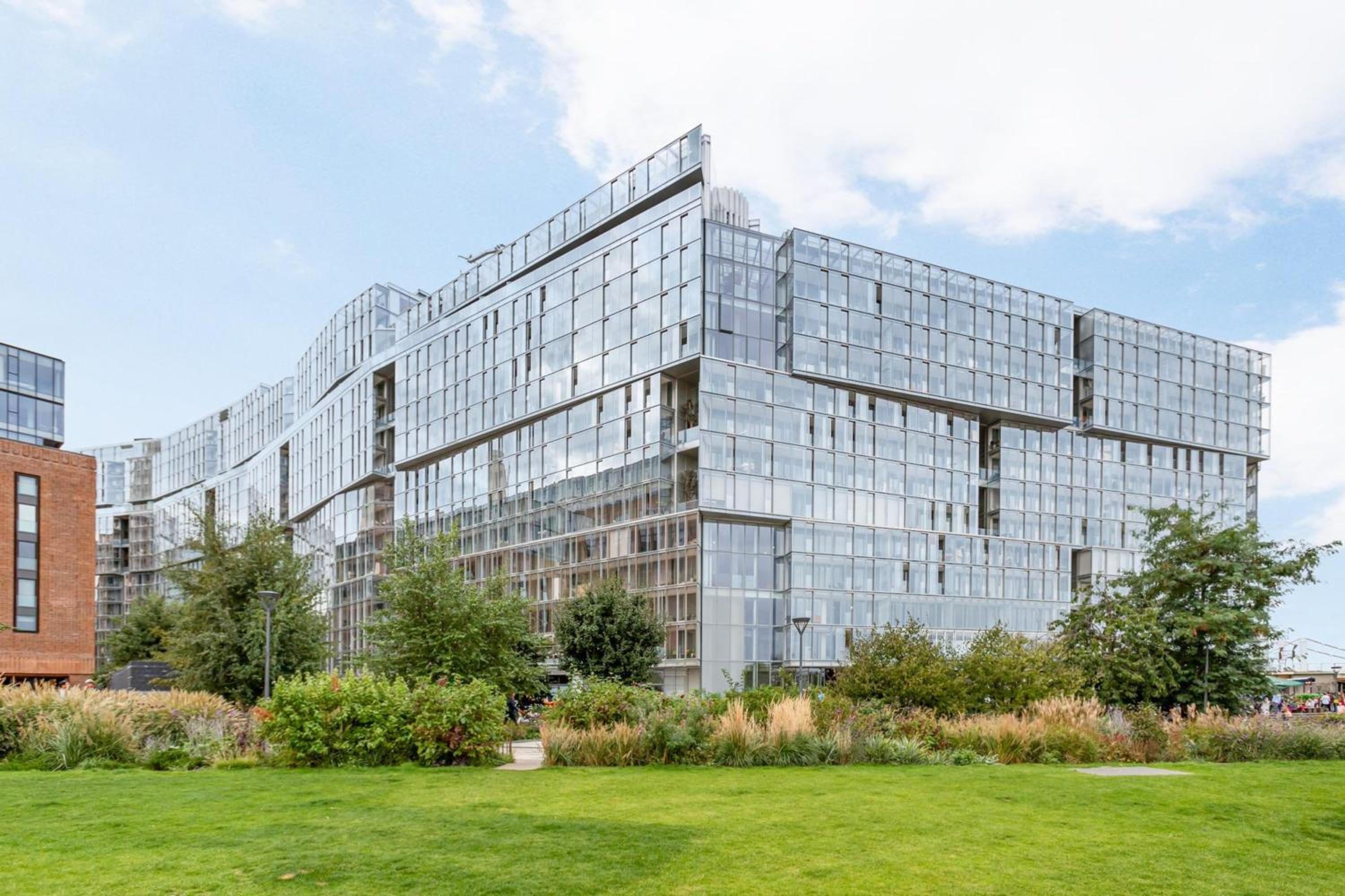 Battersea Power station flat with River views