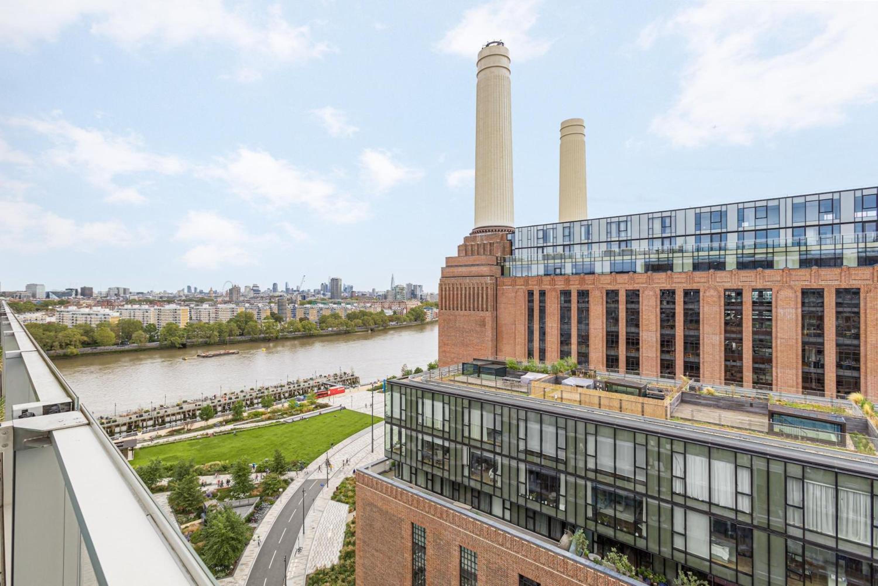 Battersea Power station flat with River views