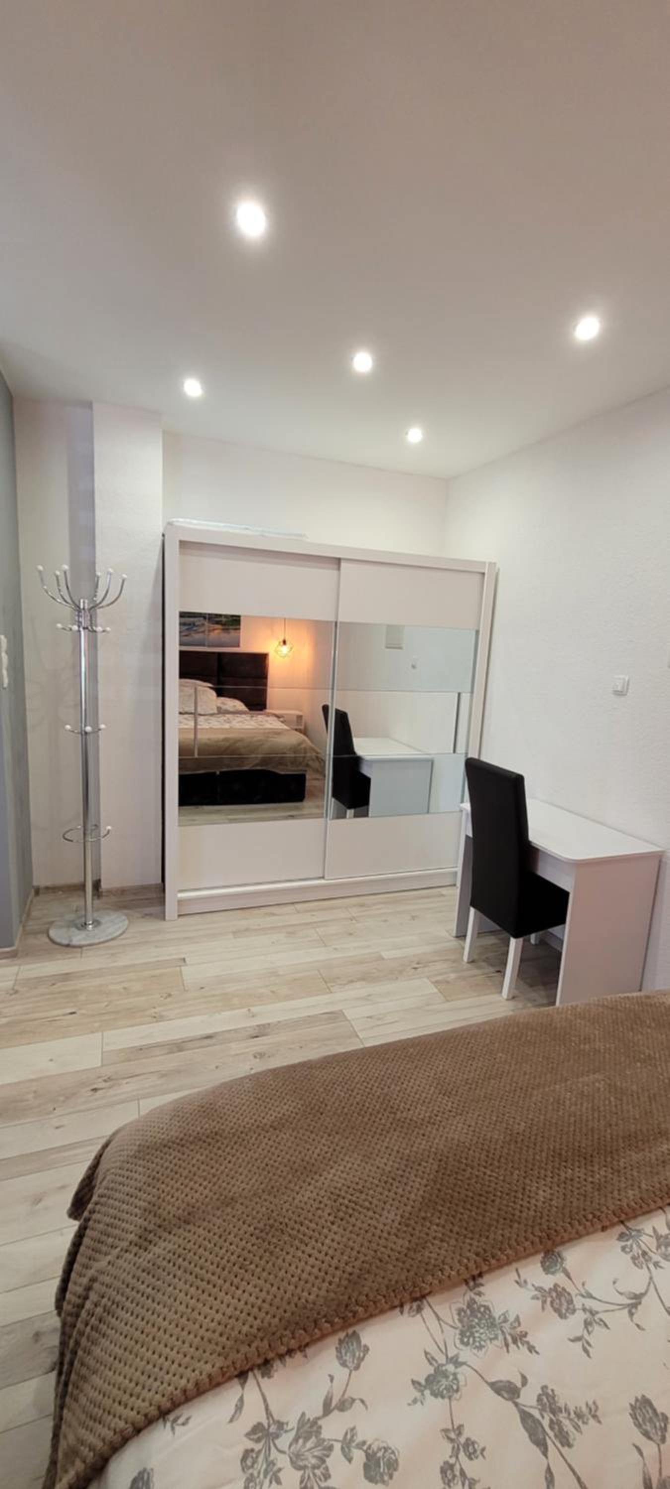 Oz Lux Apartments