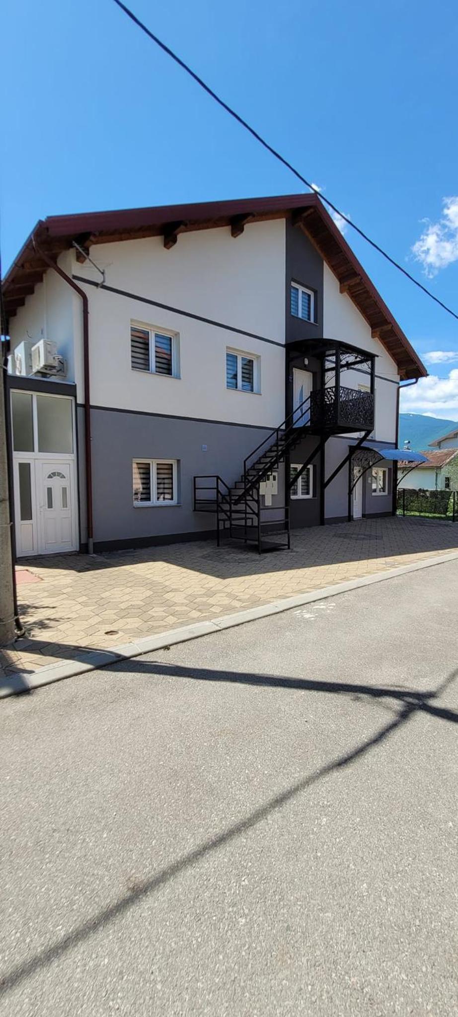 Oz Lux Apartments