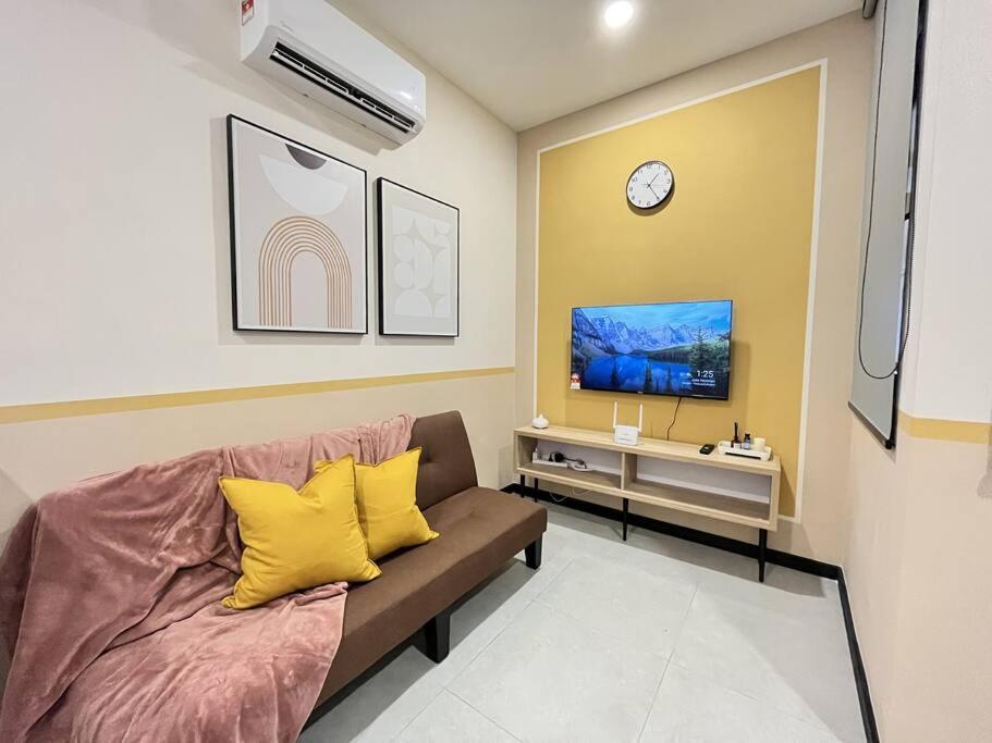 Homey Hideout at Neu Suites