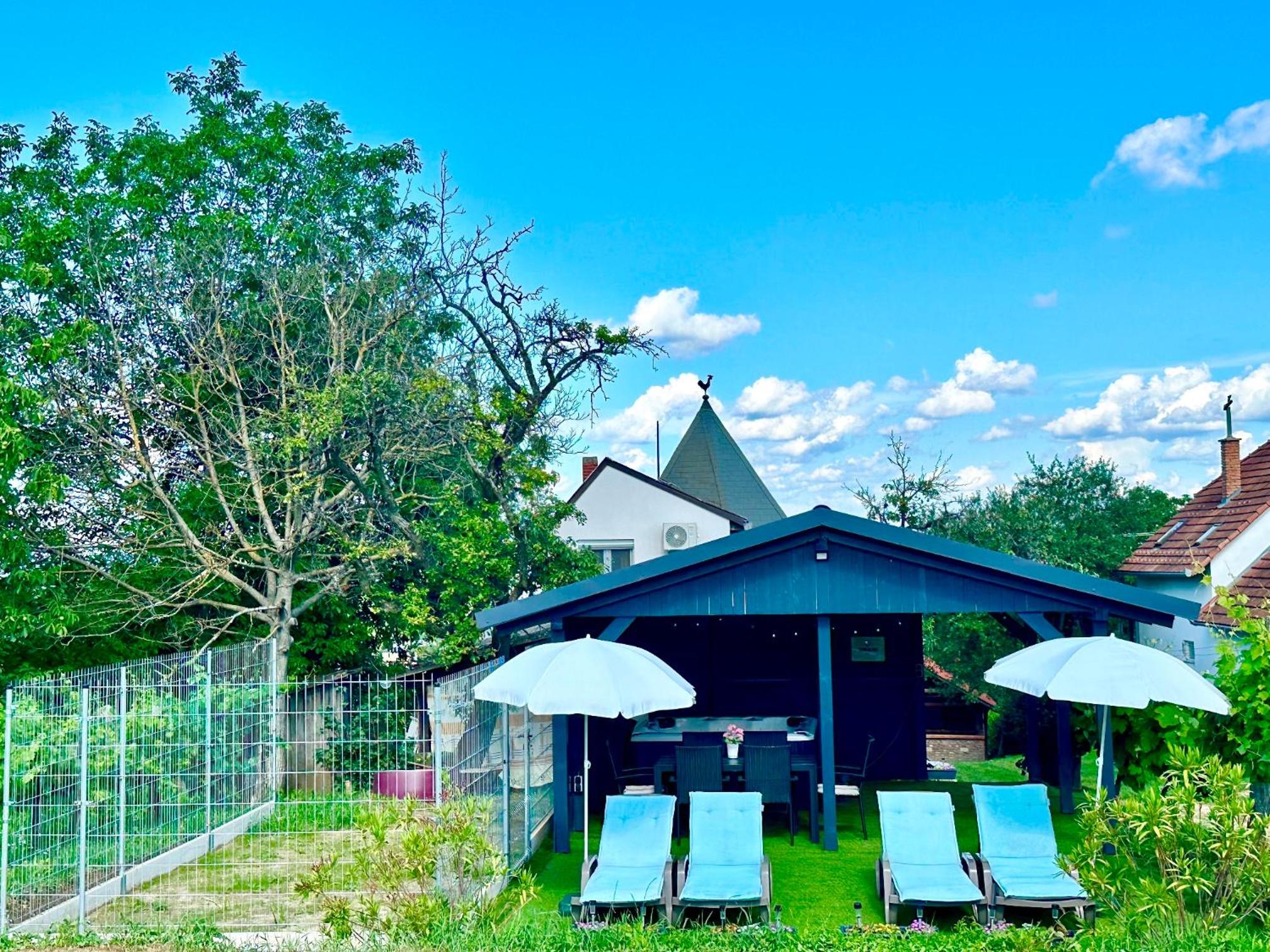 Szent Orbán Panzió - Kutyabarát apartmanok view 3