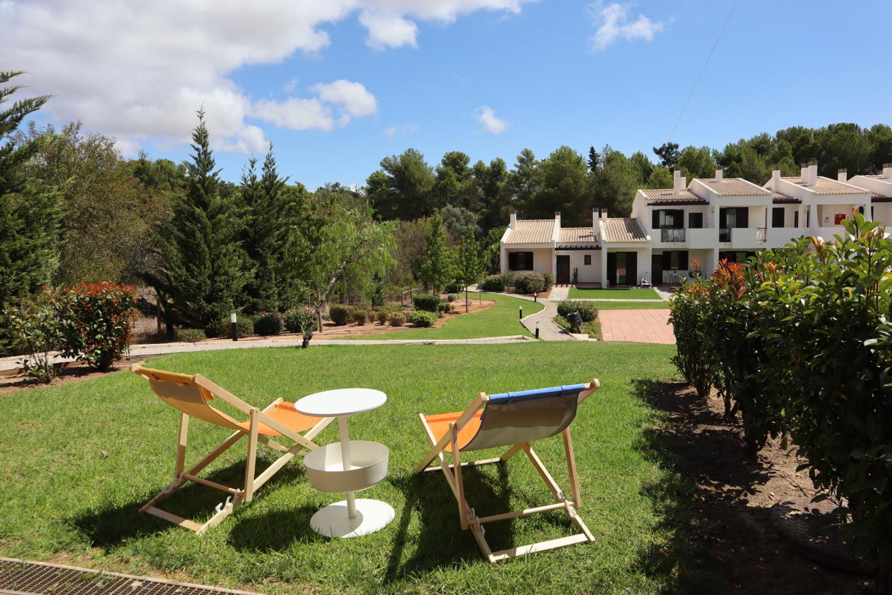 Apartamento com terraços privativos em resort de luxo, By QoZzy view 2