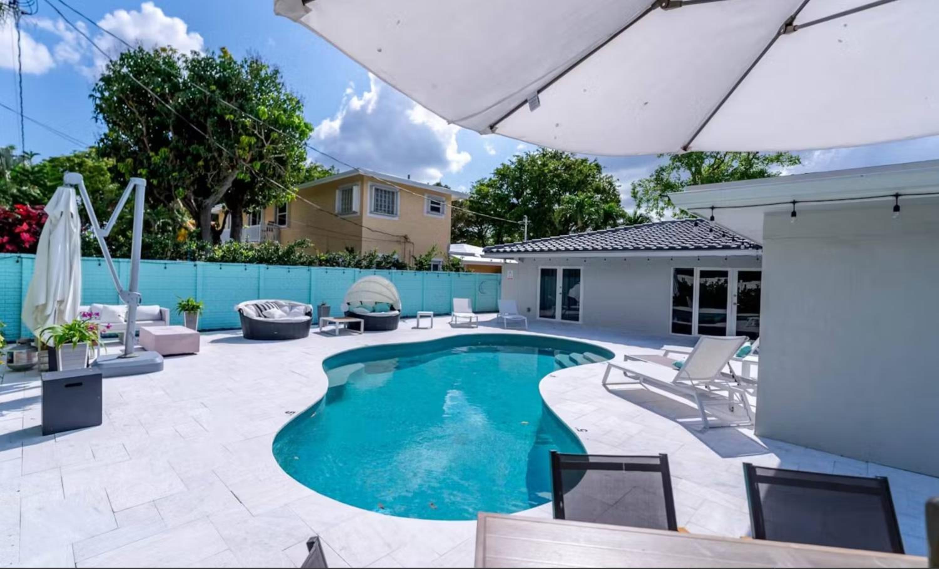 Gorgeous Renovated Pool Villa, 3 min walk to Ocean, Villa Eucalypta view 4