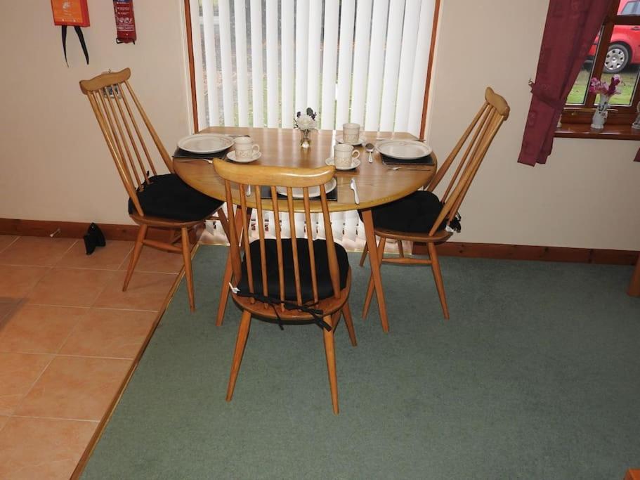 Oak Tree Cottage, Hundleby, Spilsby, Lincolnshire view 2