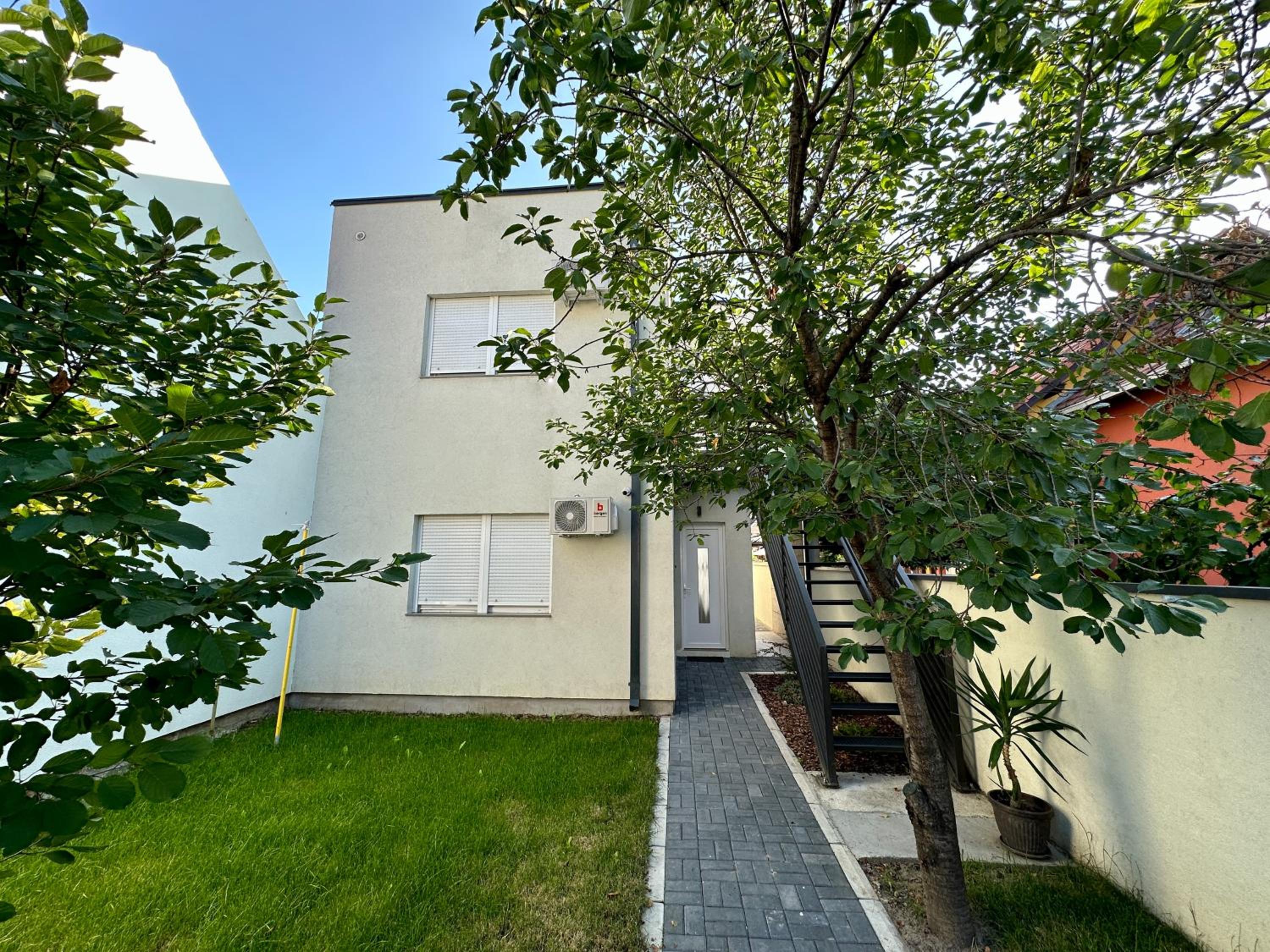 Milty Apartments