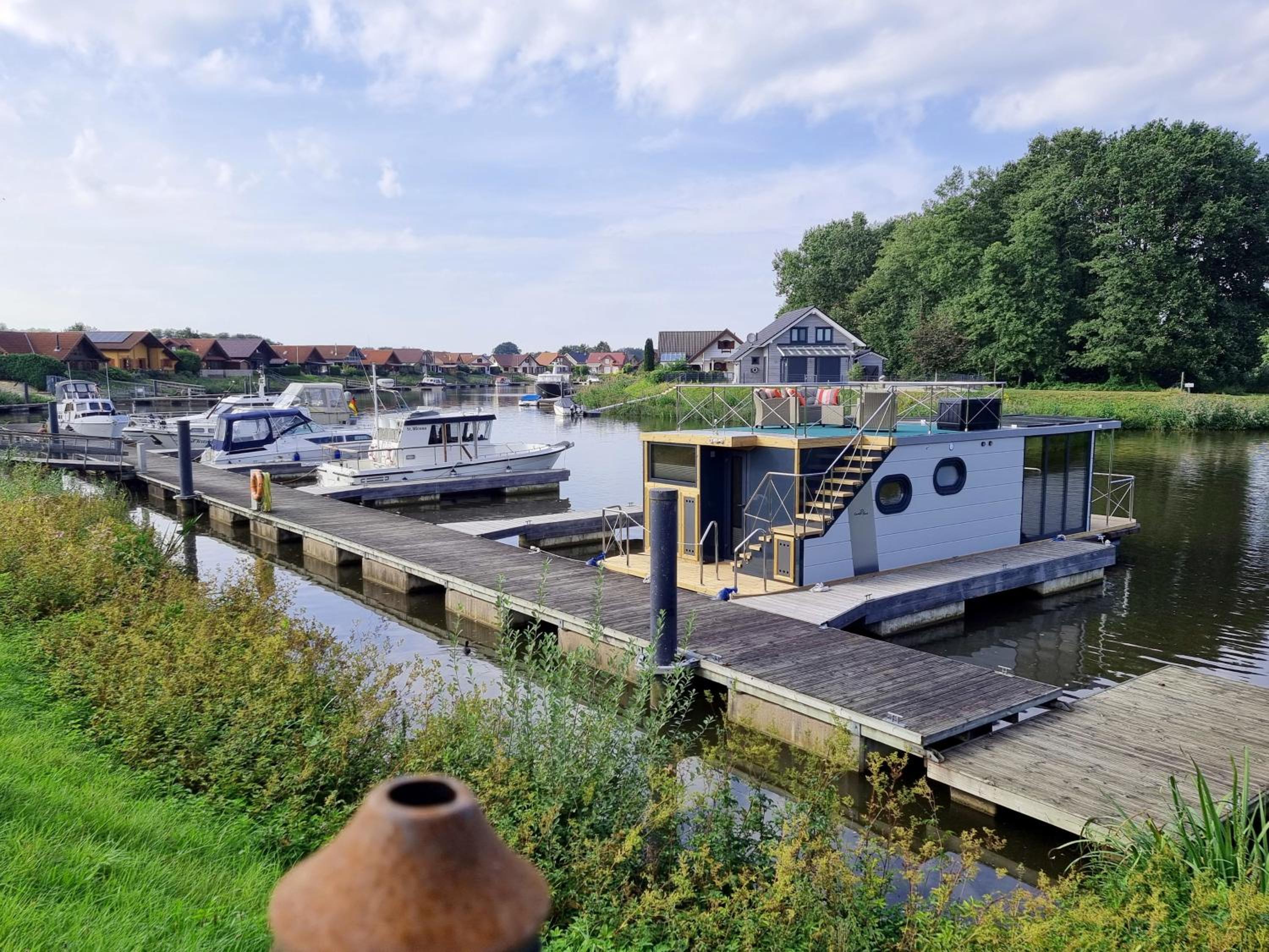 Pures HausbootVergnügen