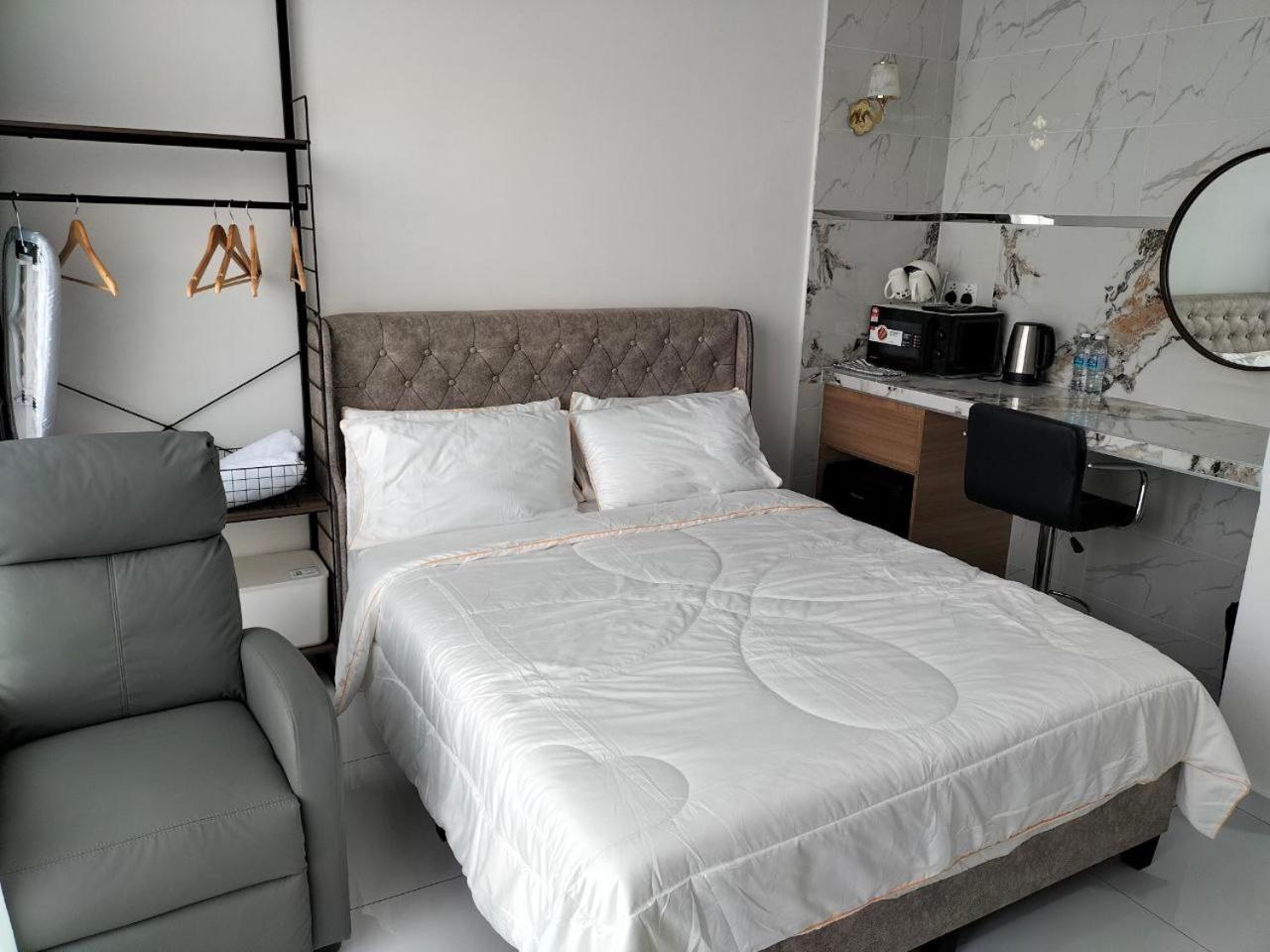Sky Tree Serviced Apartment at Bukit Indah With Netflix