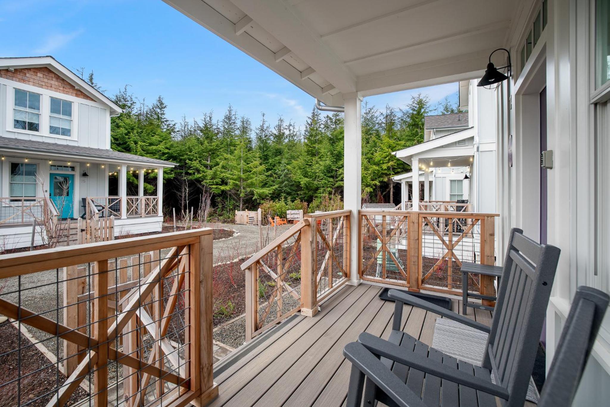 Purple Pelican by Seabrook Hospitality view 3