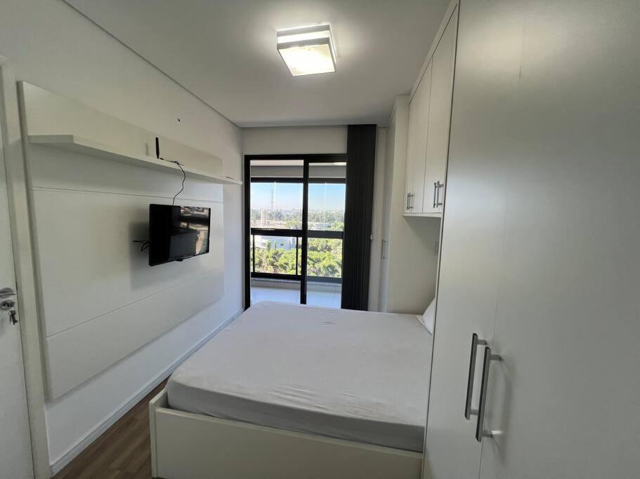 Apto com 1 Dormitório, Garagem, Tv Smart, Varanda, Piscina no Bethaville Barueri