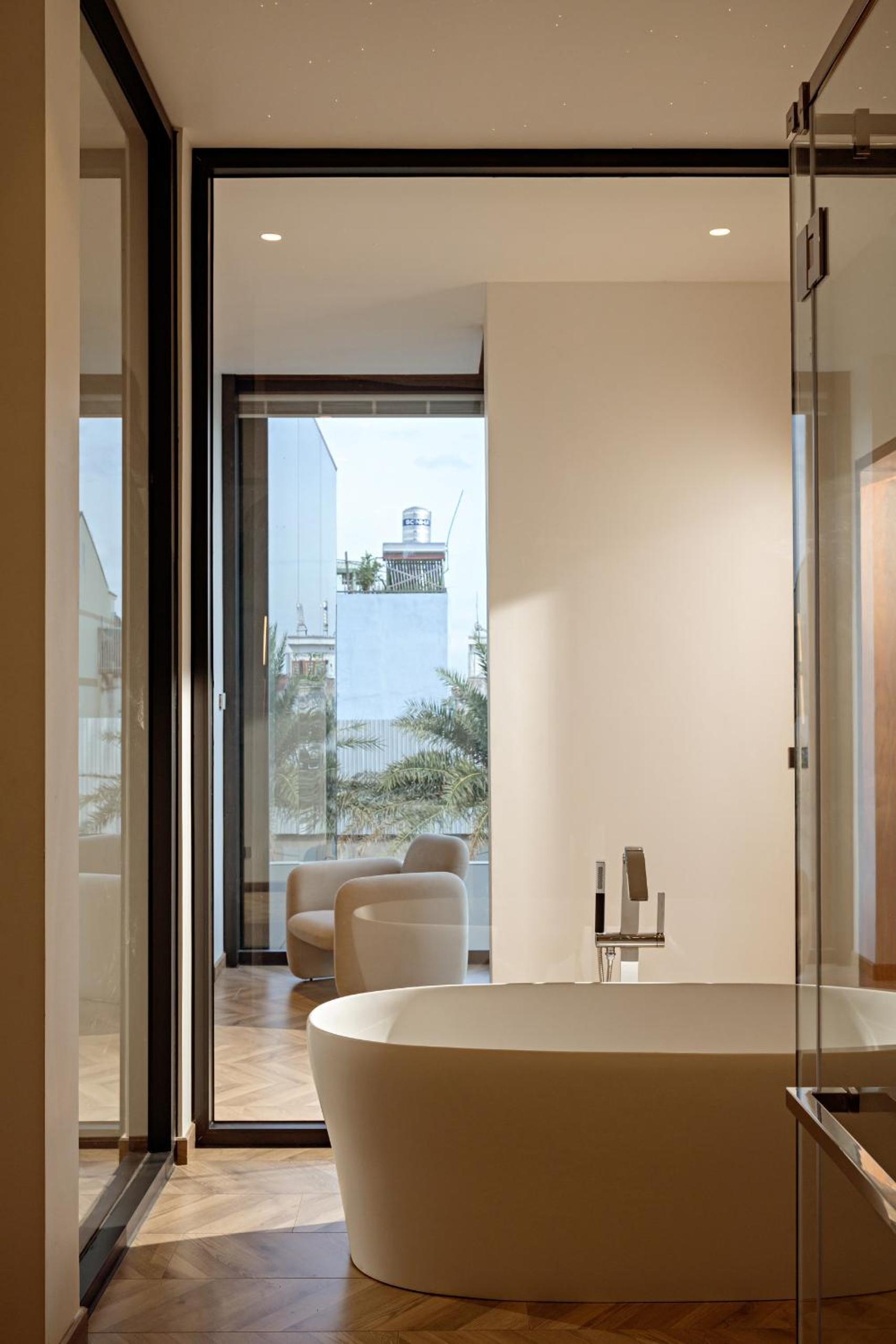 Luxury retreat VILLA near HCM w private pool view 4