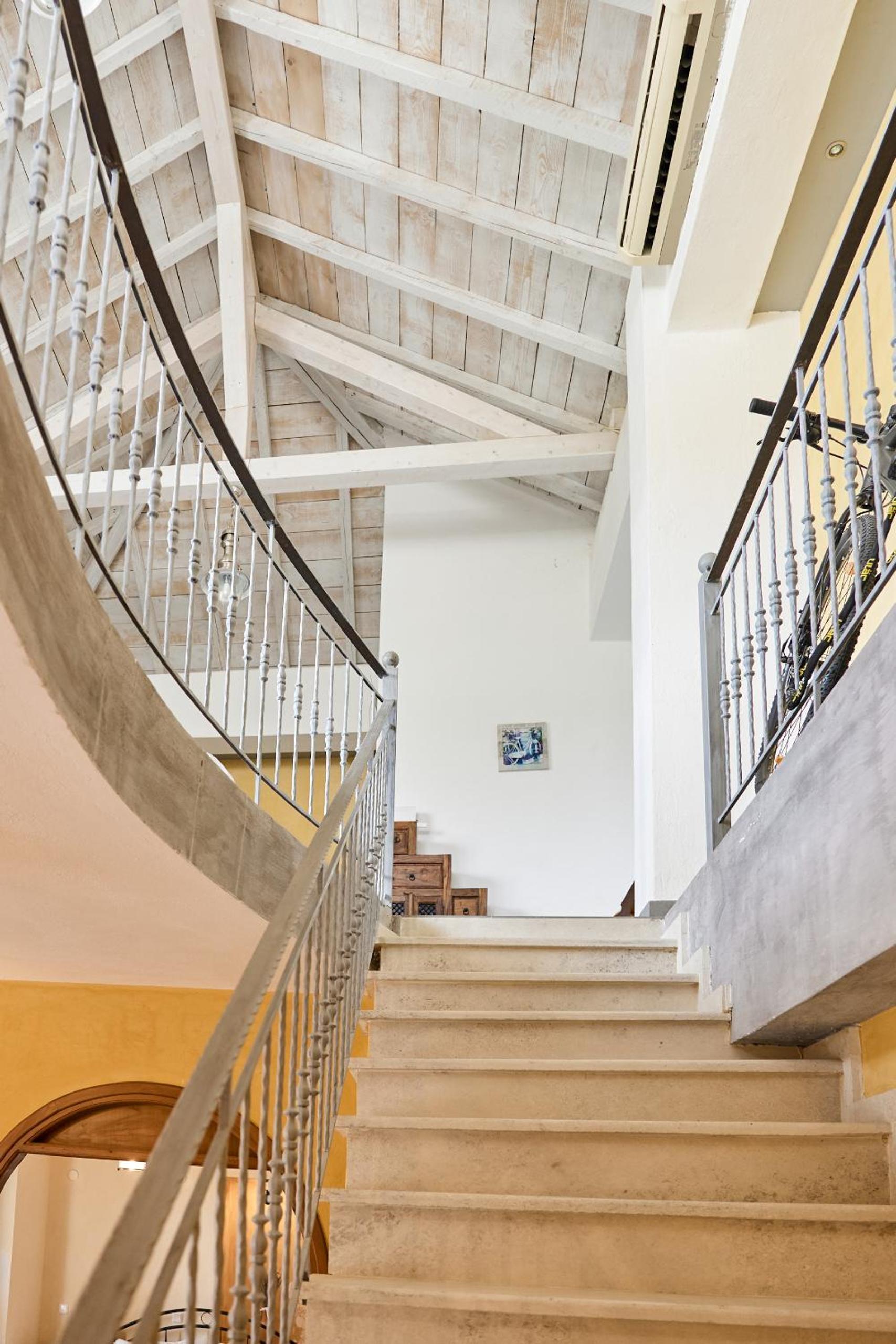Villa Elaiona in countryside with mountain views