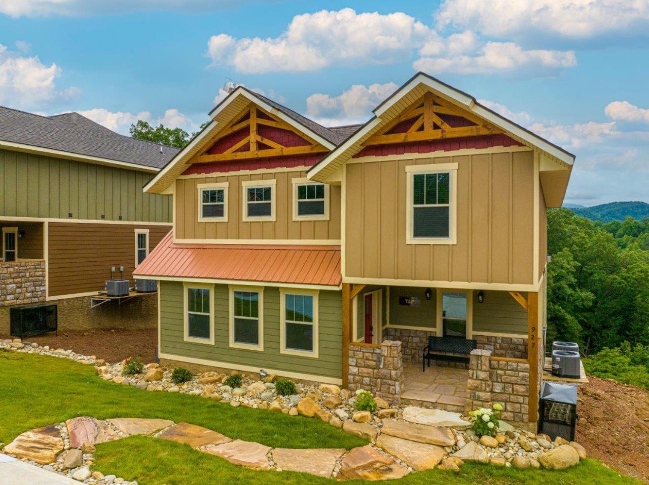 Tri-Star Lodge by Eden Crest