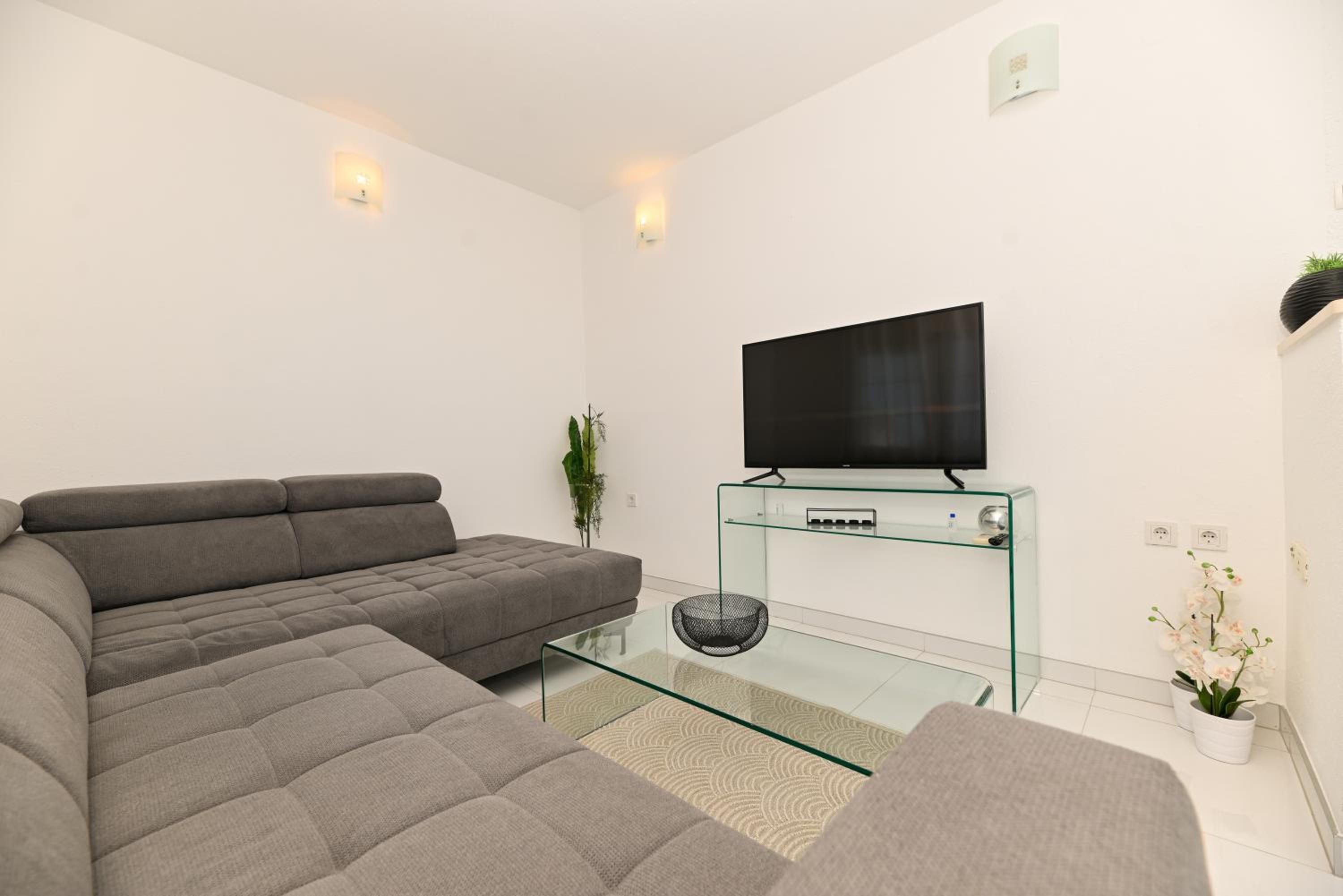 Apartmani- Lastro view 2