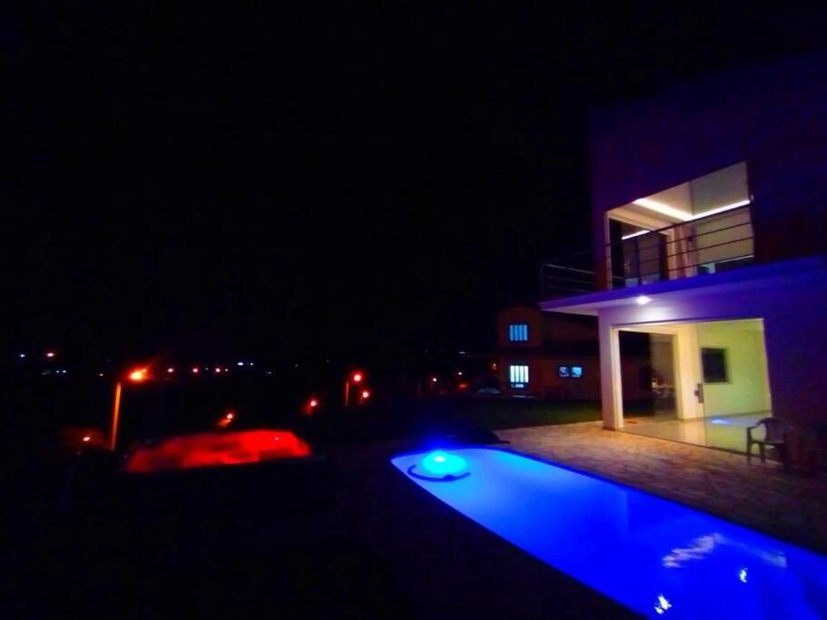 Casa na Represa de Joanópolis em Condominio