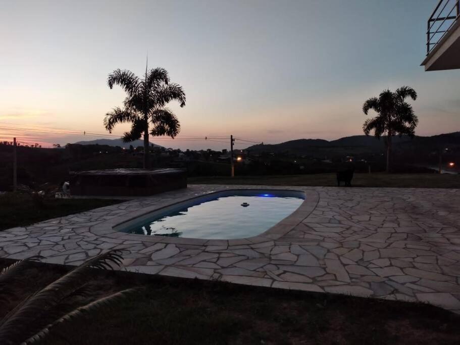 Casa na Represa de Joanópolis em Condominio