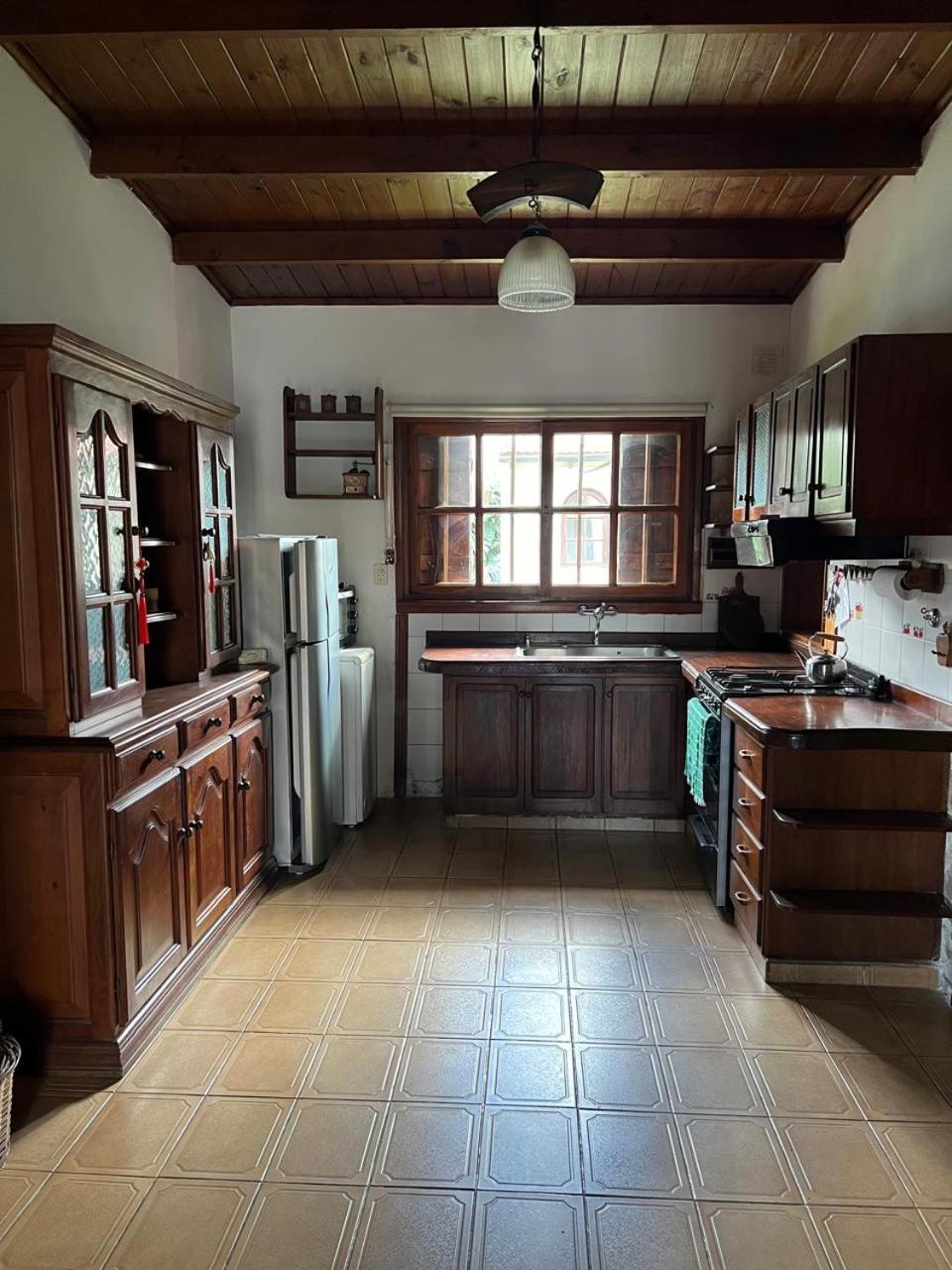 CHALET GRANDE PARA 5 PERSONAS EQUIPADA, CON PATIO INTERNO