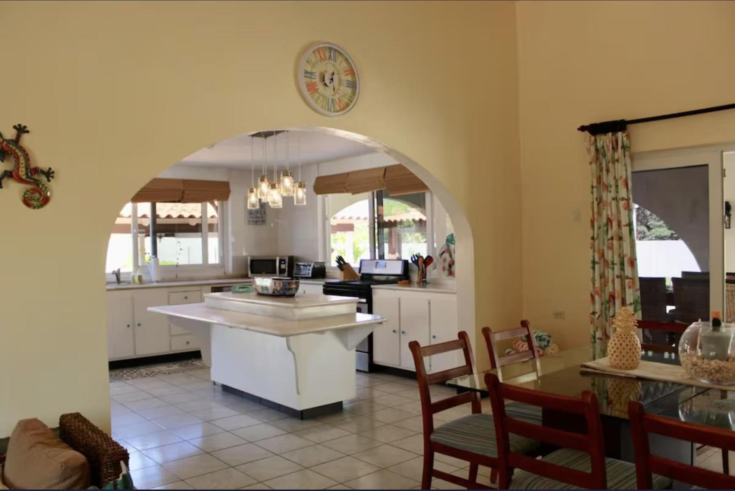Private Villa with Pool, Close to Beach, Snorkeling! Perfect for Families!