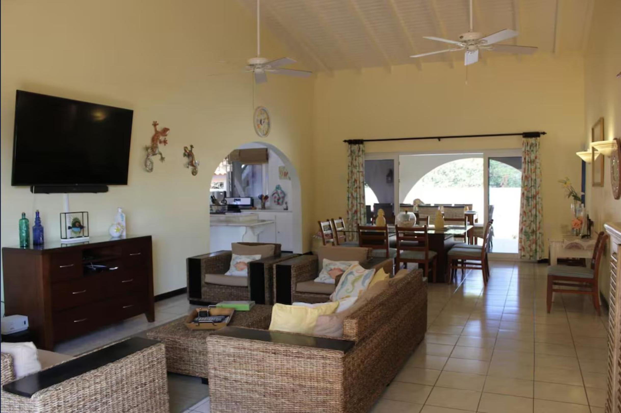 Private Villa with Pool, Close to Beach, Snorkeling! Perfect for Families!