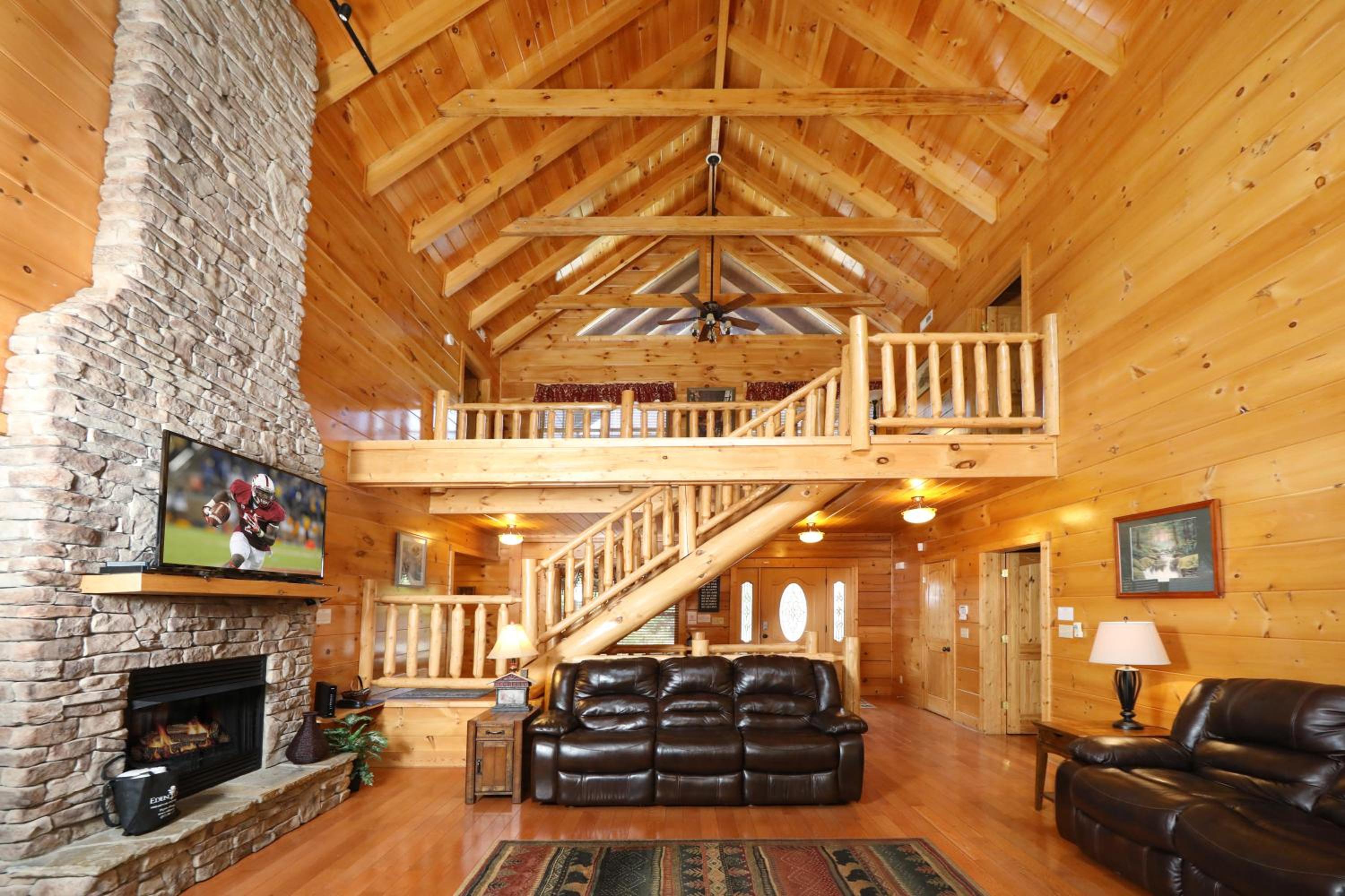 Majestic Manor by Eden Crest view 2