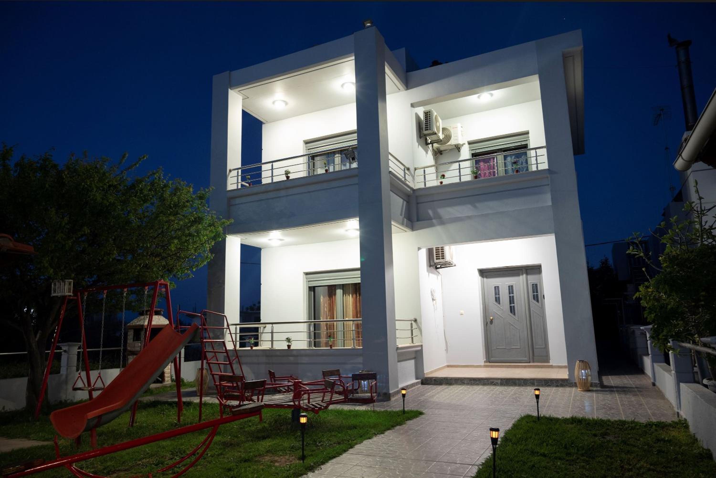 Amaya House near the Beach
