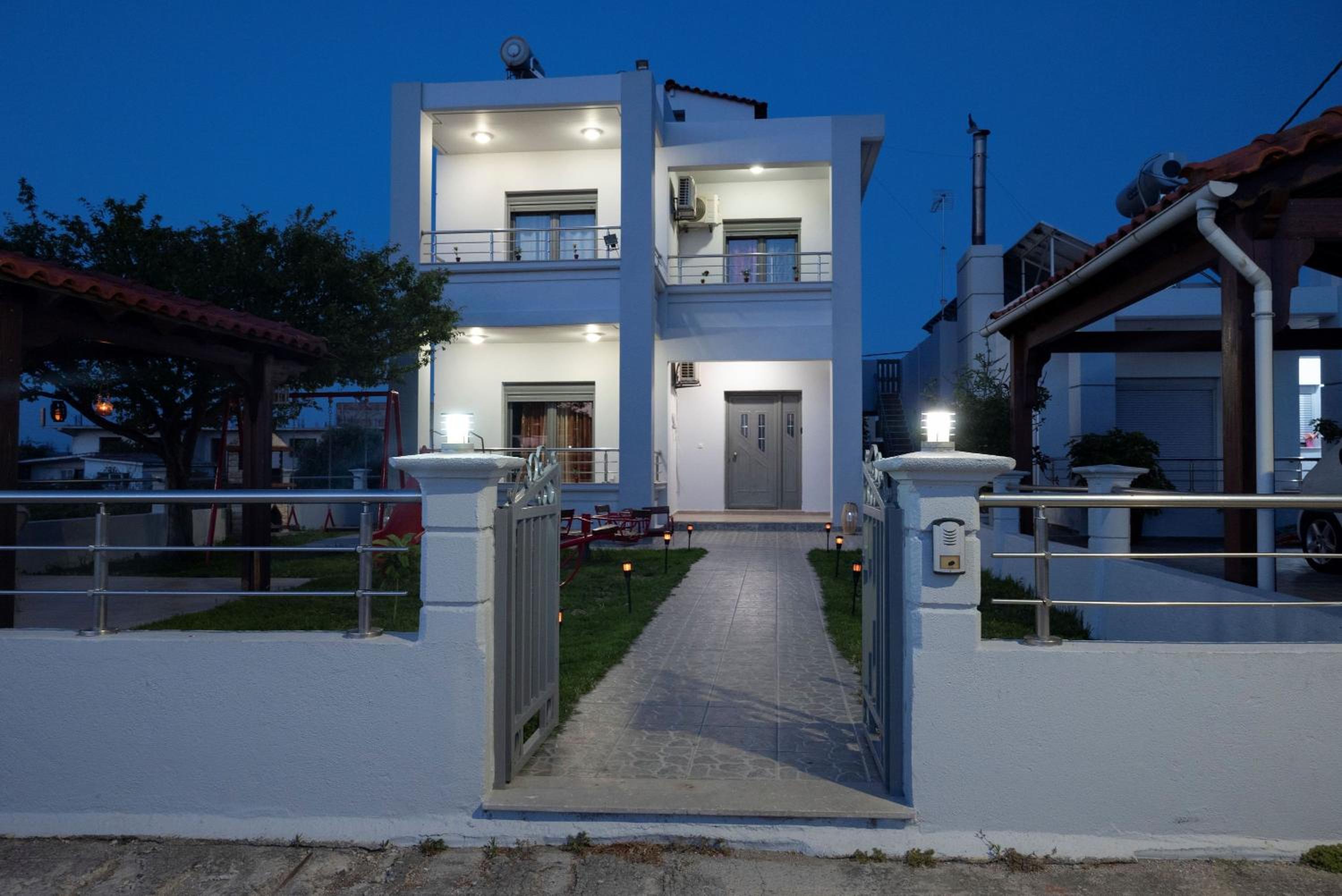 Amaya House near the Beach