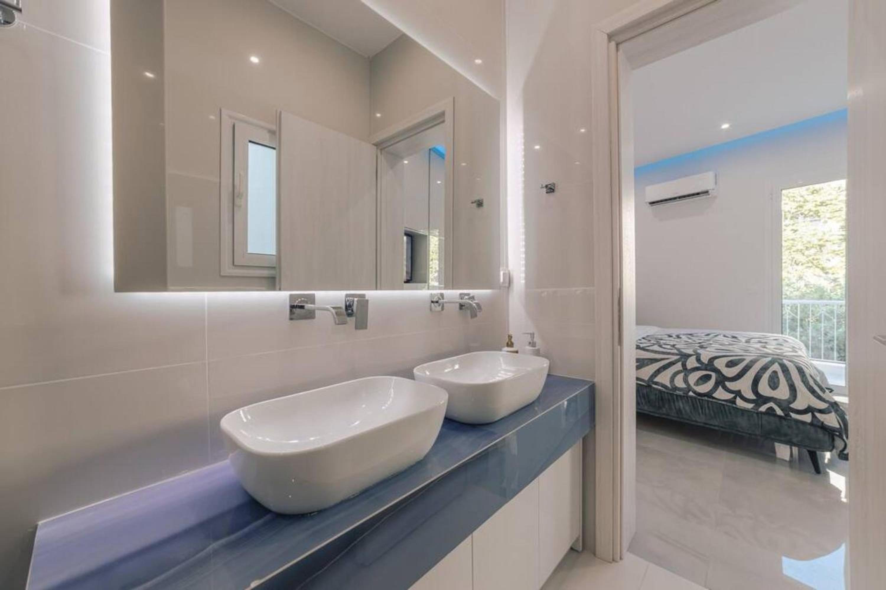 VIP flat Palaio Faliro 2BD