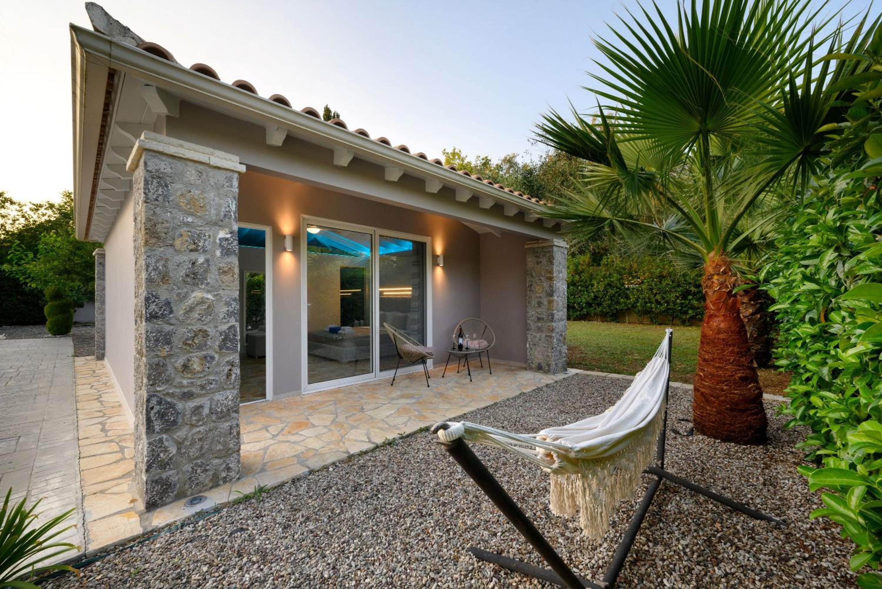 Villa Black White Dassia photo 5