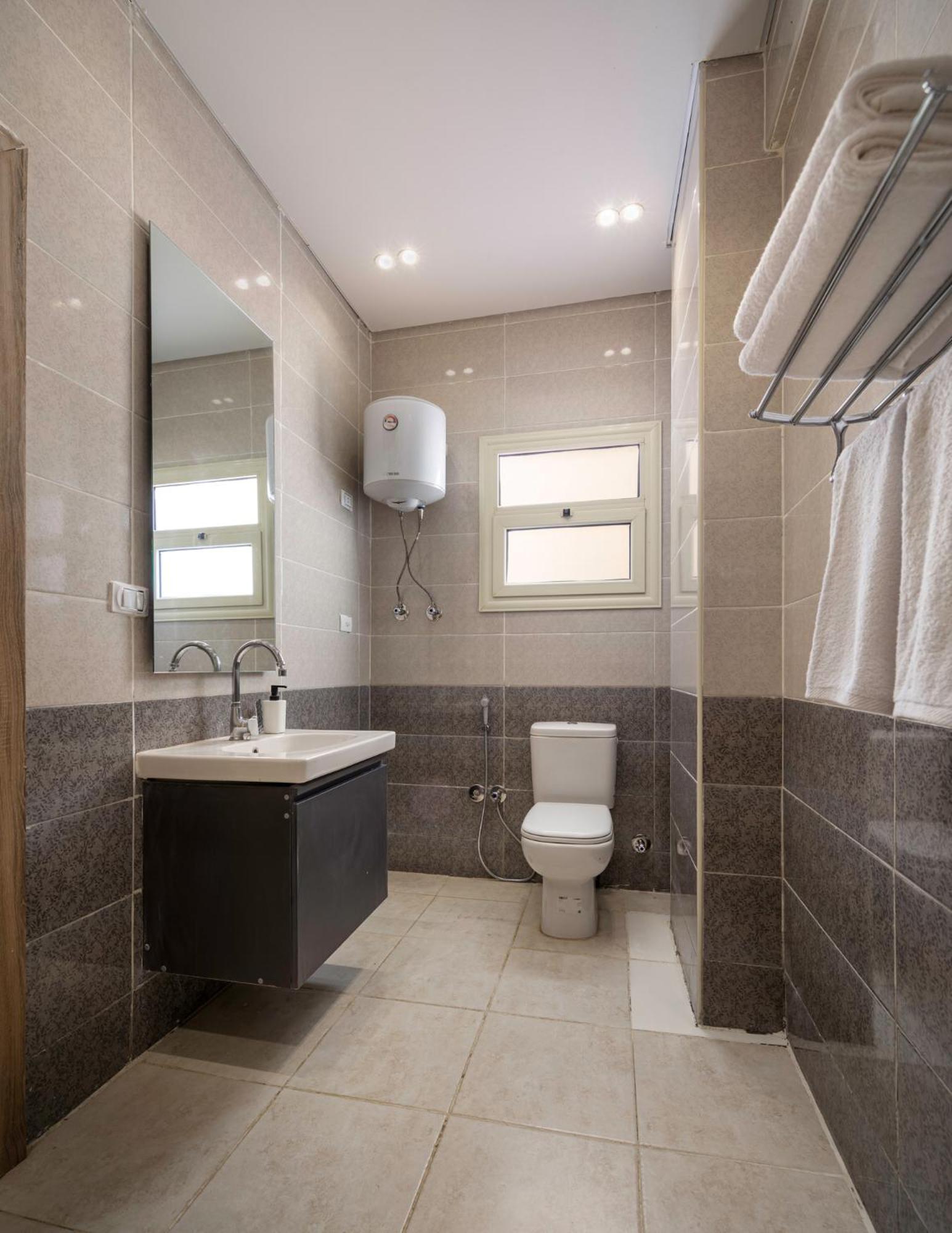 Travelholic 90 Residence