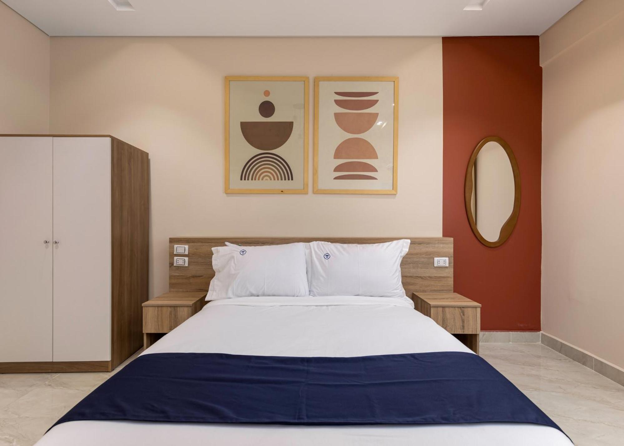 Travelholic 90 Residence