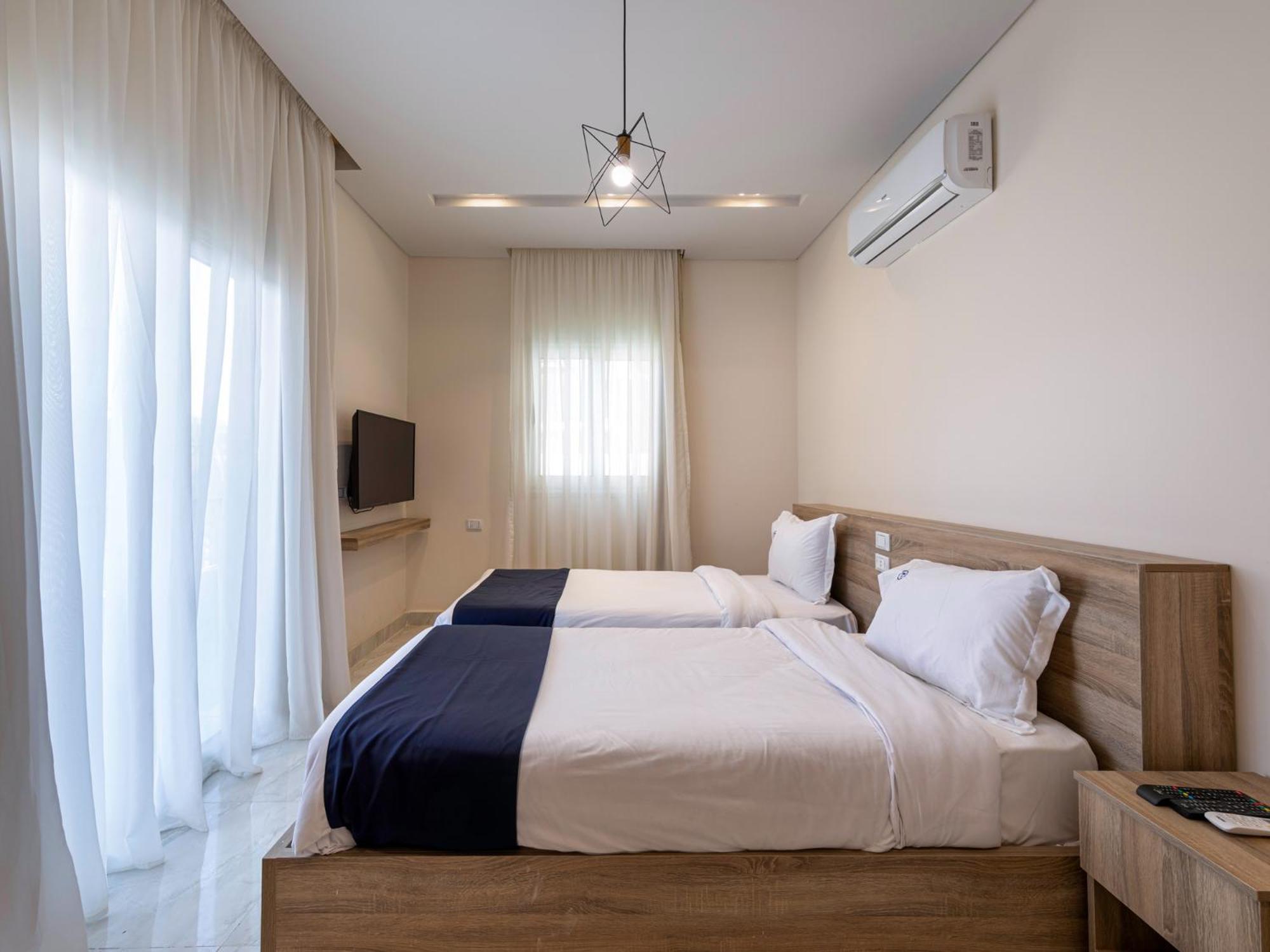 Travelholic 90 Residence