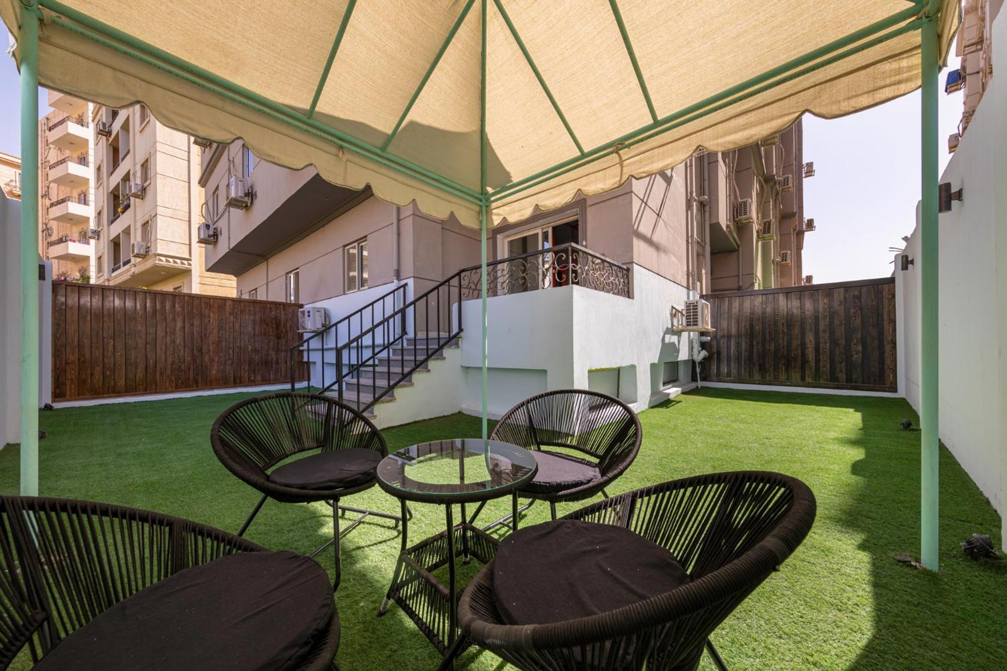 Travelholic 90 Residence