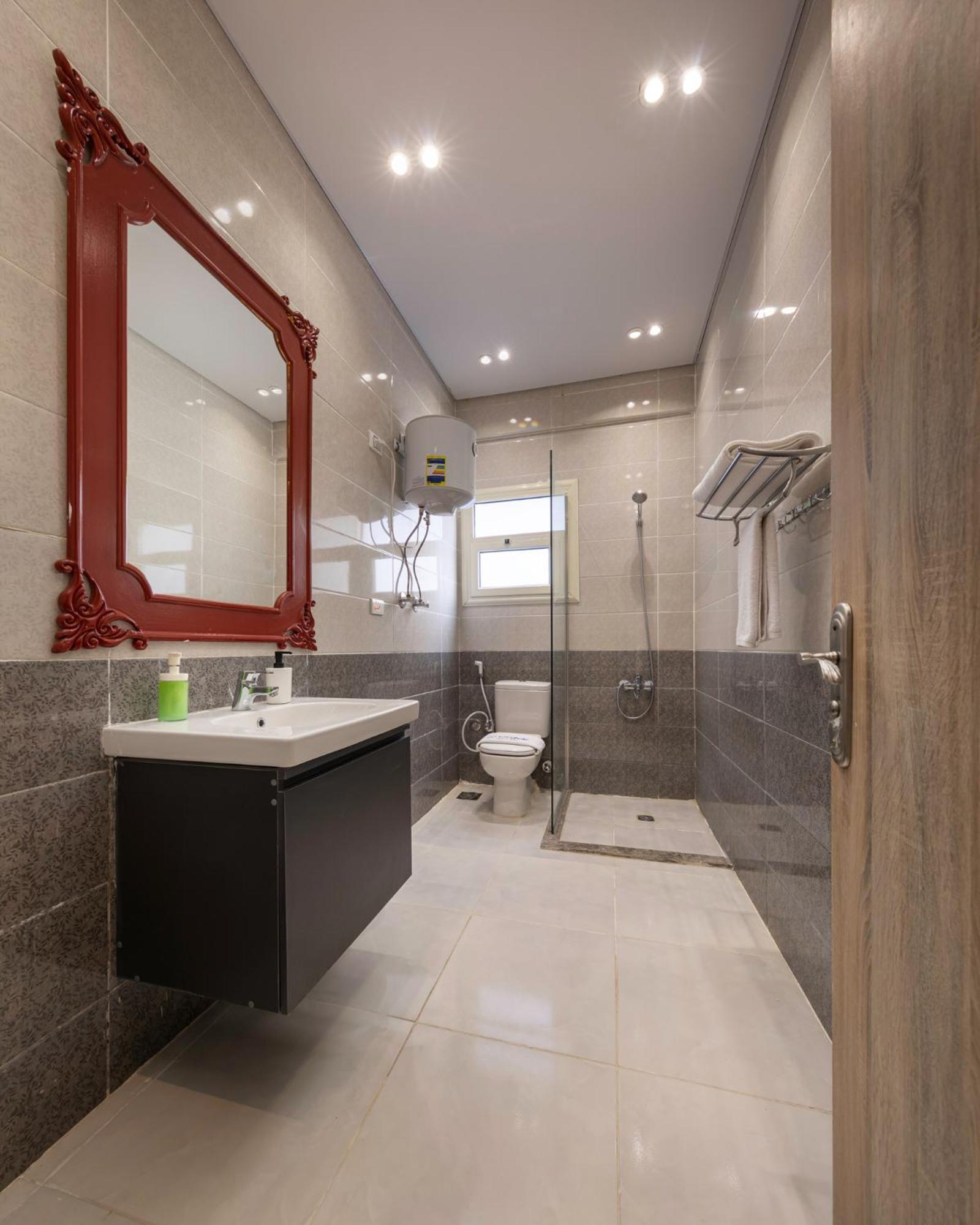 Travelholic 90 Residence