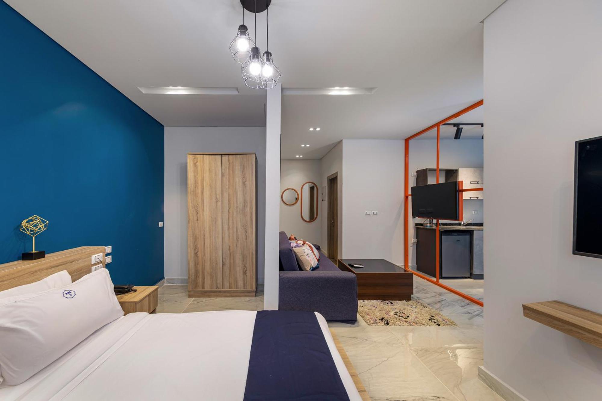 Travelholic 90 Residence