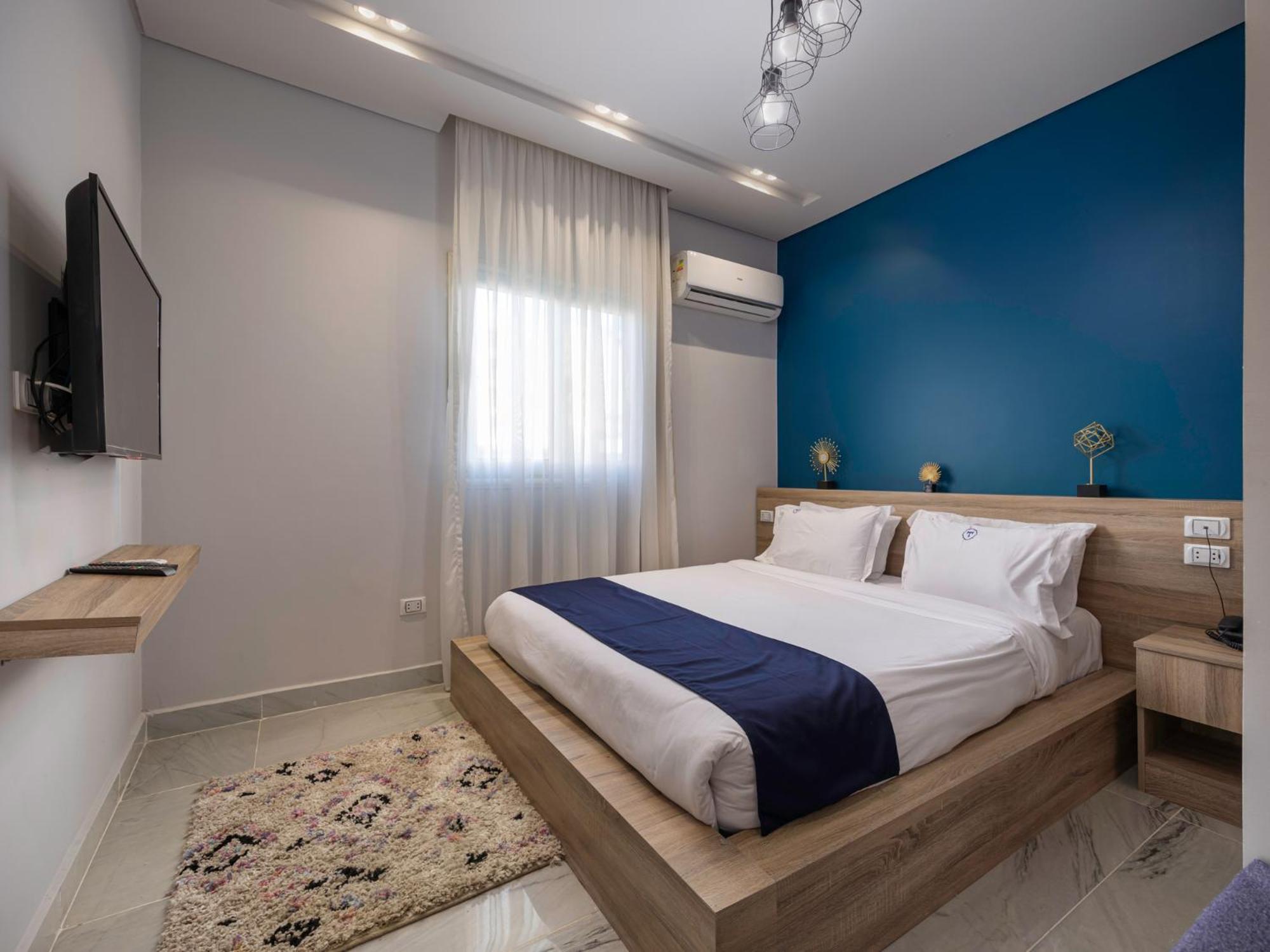 Travelholic 90 Residence