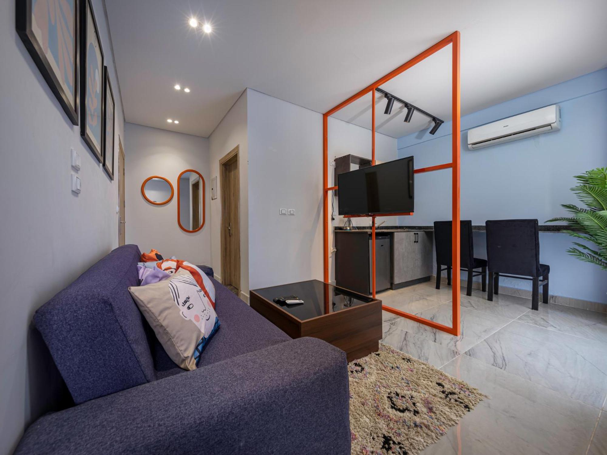 Travelholic 90 Residence