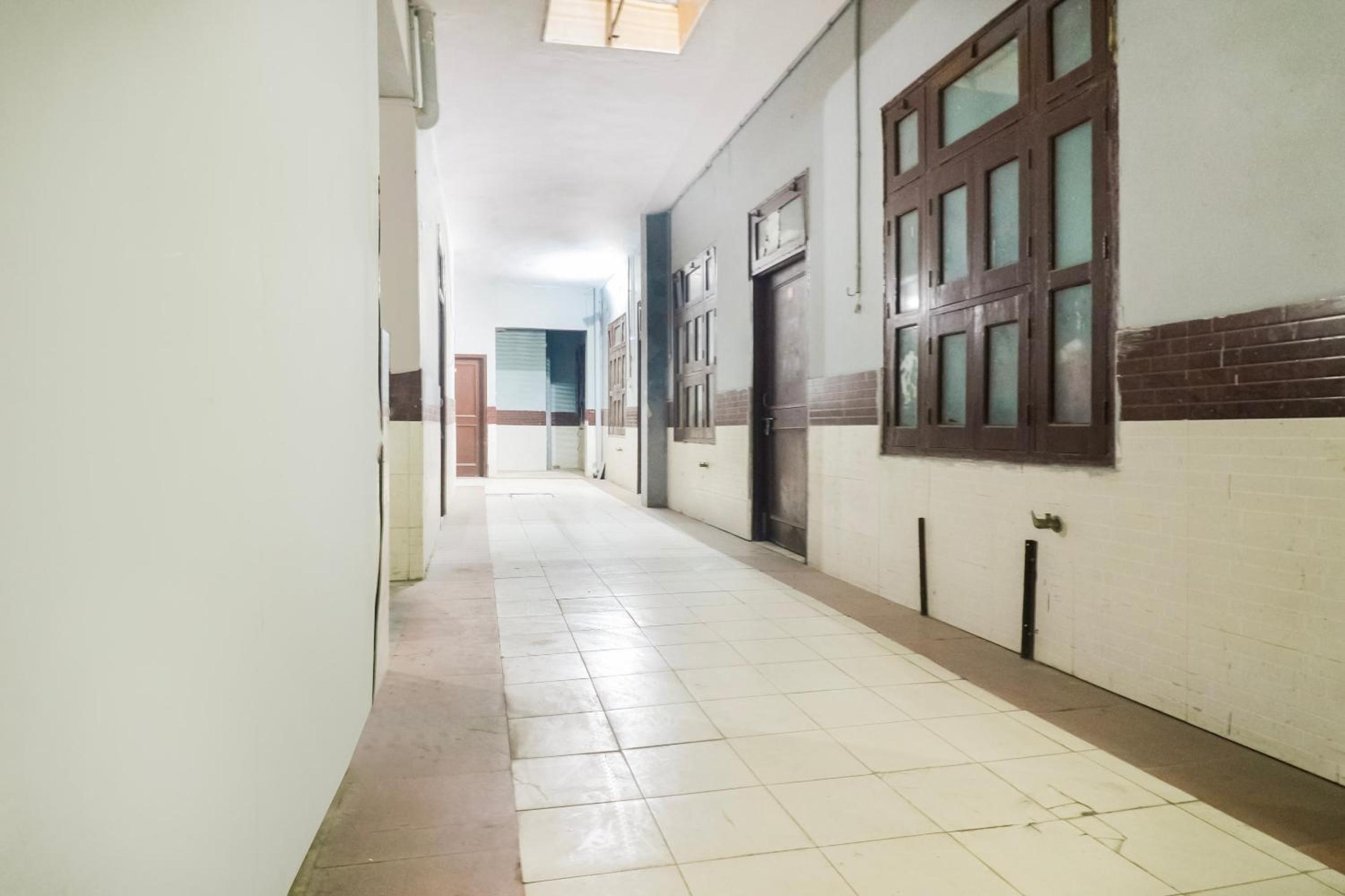 SPOT ON 67868 Hotel Gourav Regency view 2