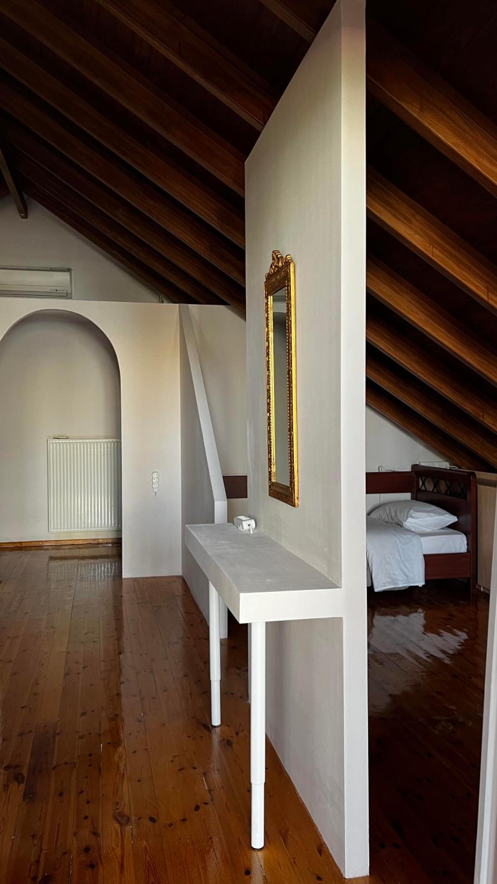 Alexandros suite