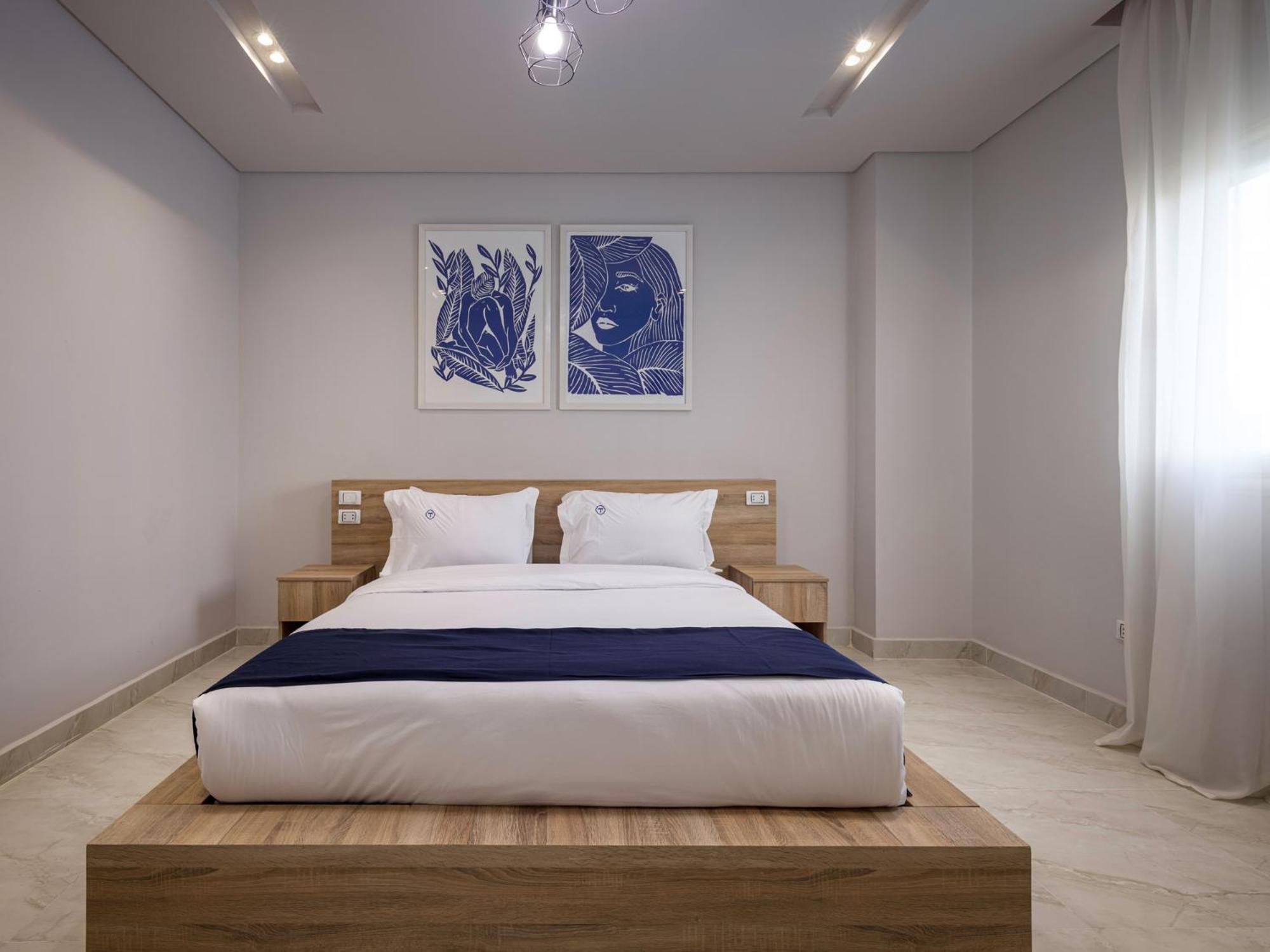 Travelholic 90 Residence
