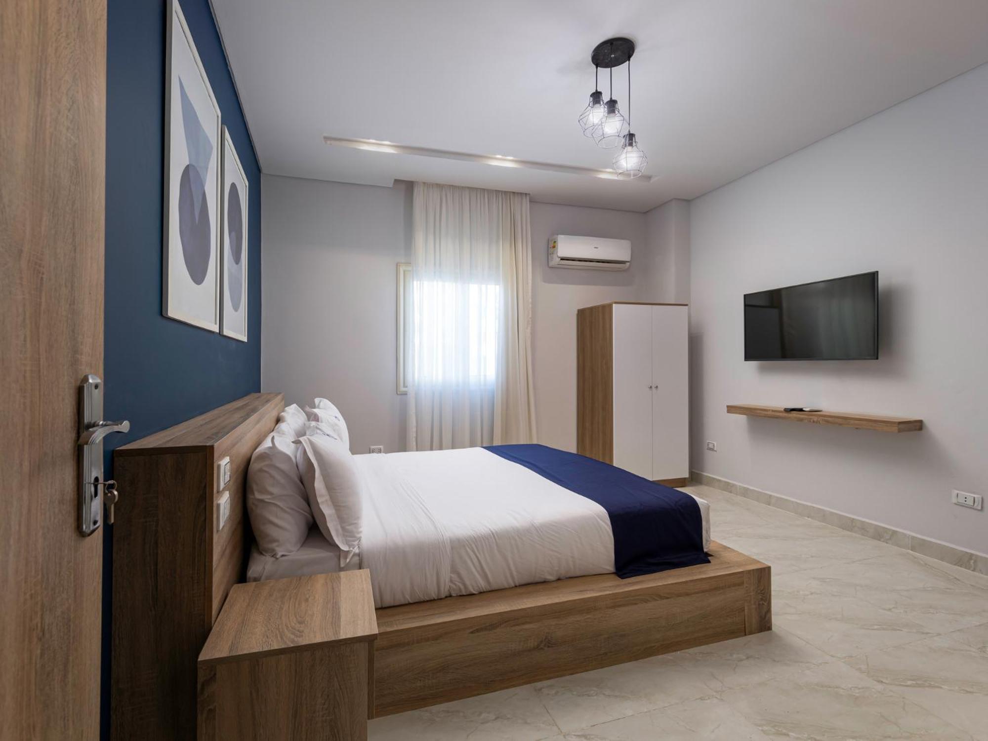 Travelholic 90 Residence