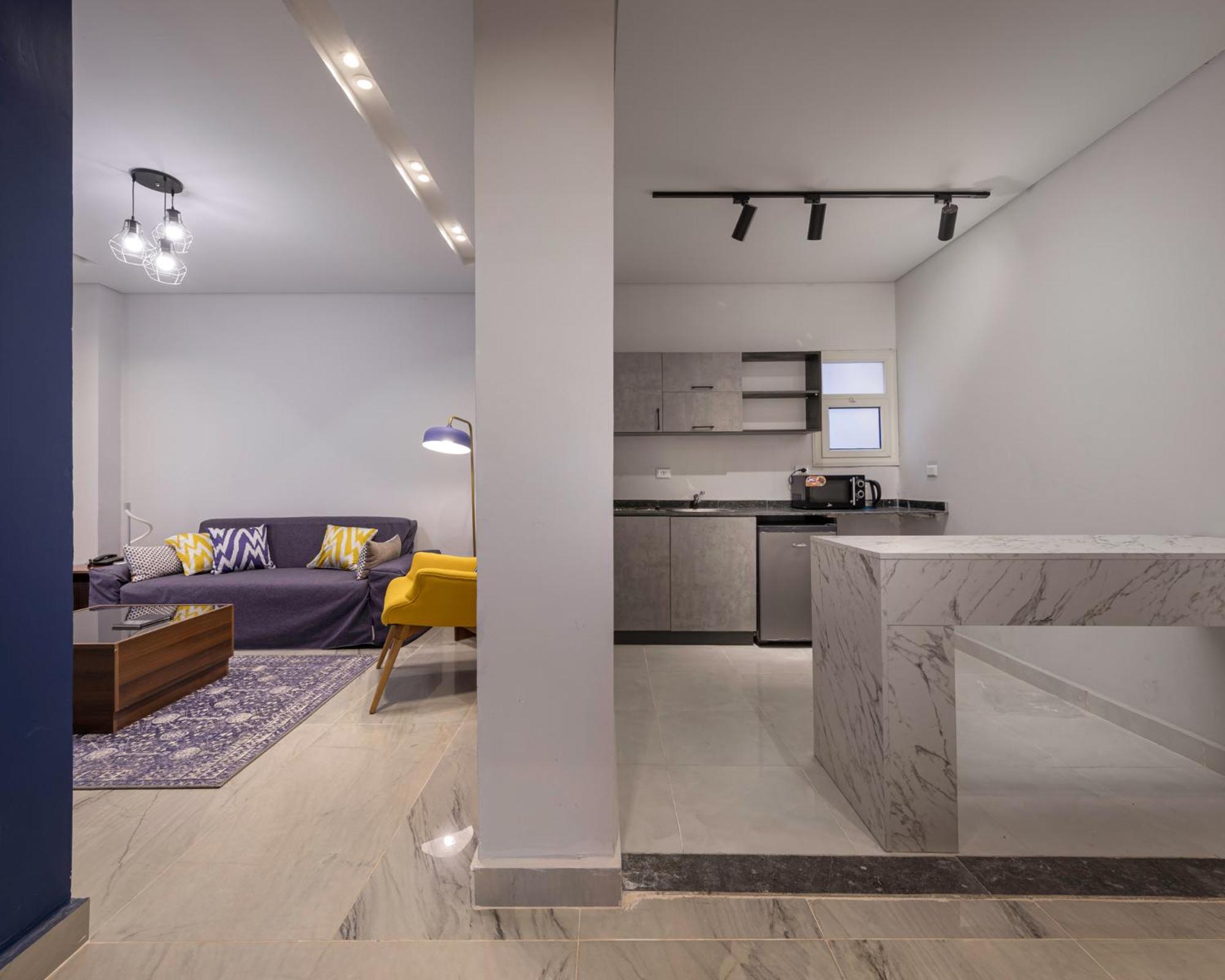 Travelholic 90 Residence