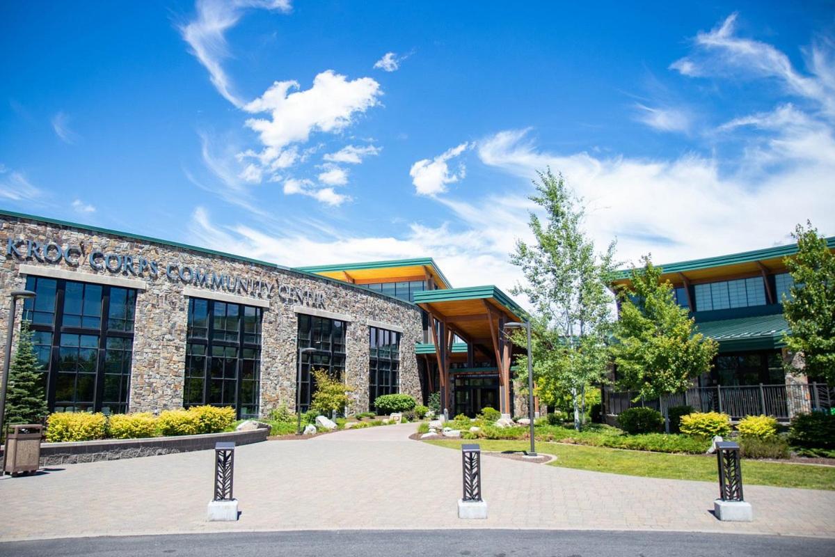 Modern Riverstone Condo with Grand Deck - Steps to Shops, Restaurants, Trails and River, photo 17