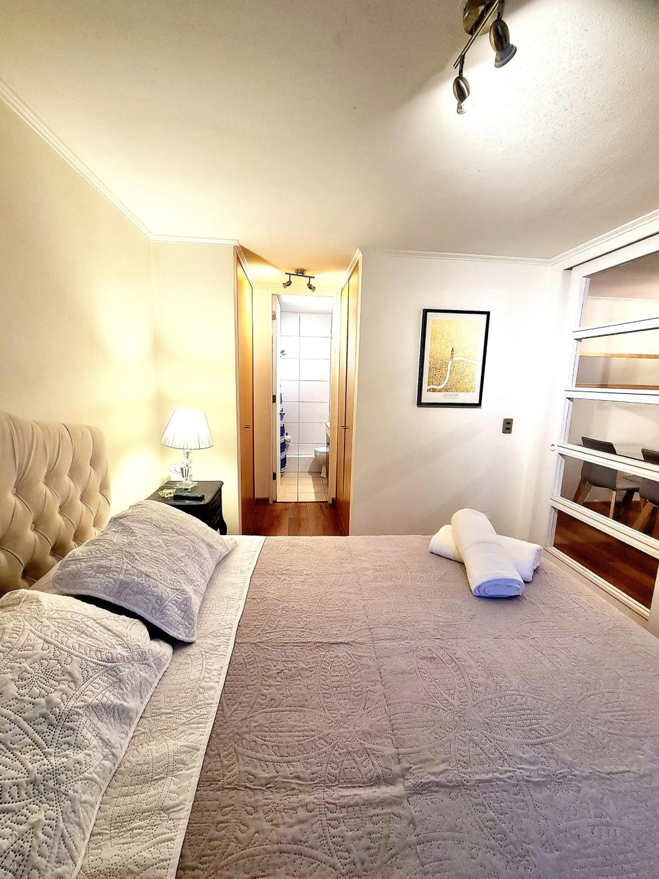 Departamento Completo de 1 Dormitorio I Santiago Centro I Hospital Clínico UC I Piscina en Azotea