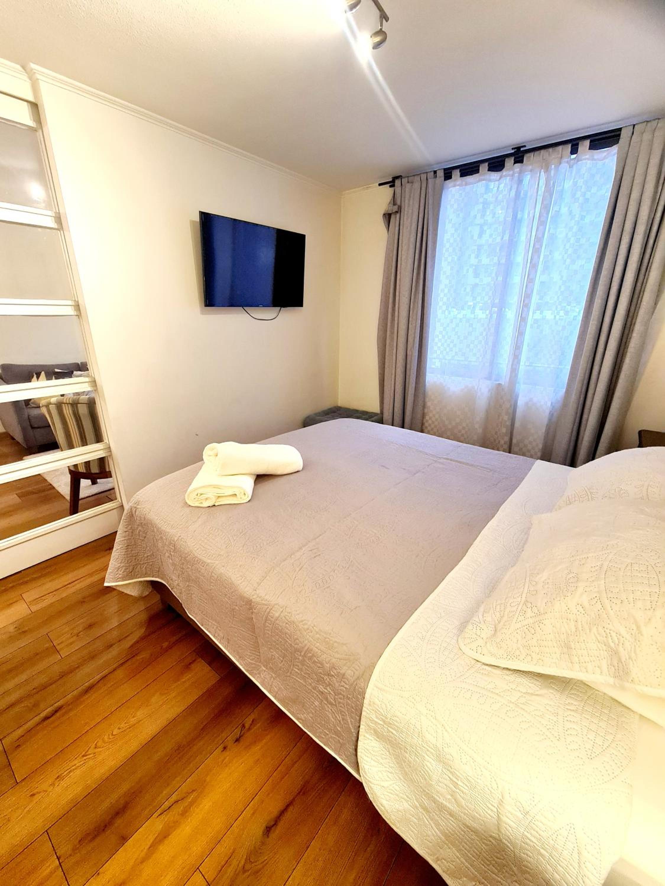 Departamento Completo de 1 Dormitorio I Santiago Centro I Hospital Clínico UC I Piscina en Azotea