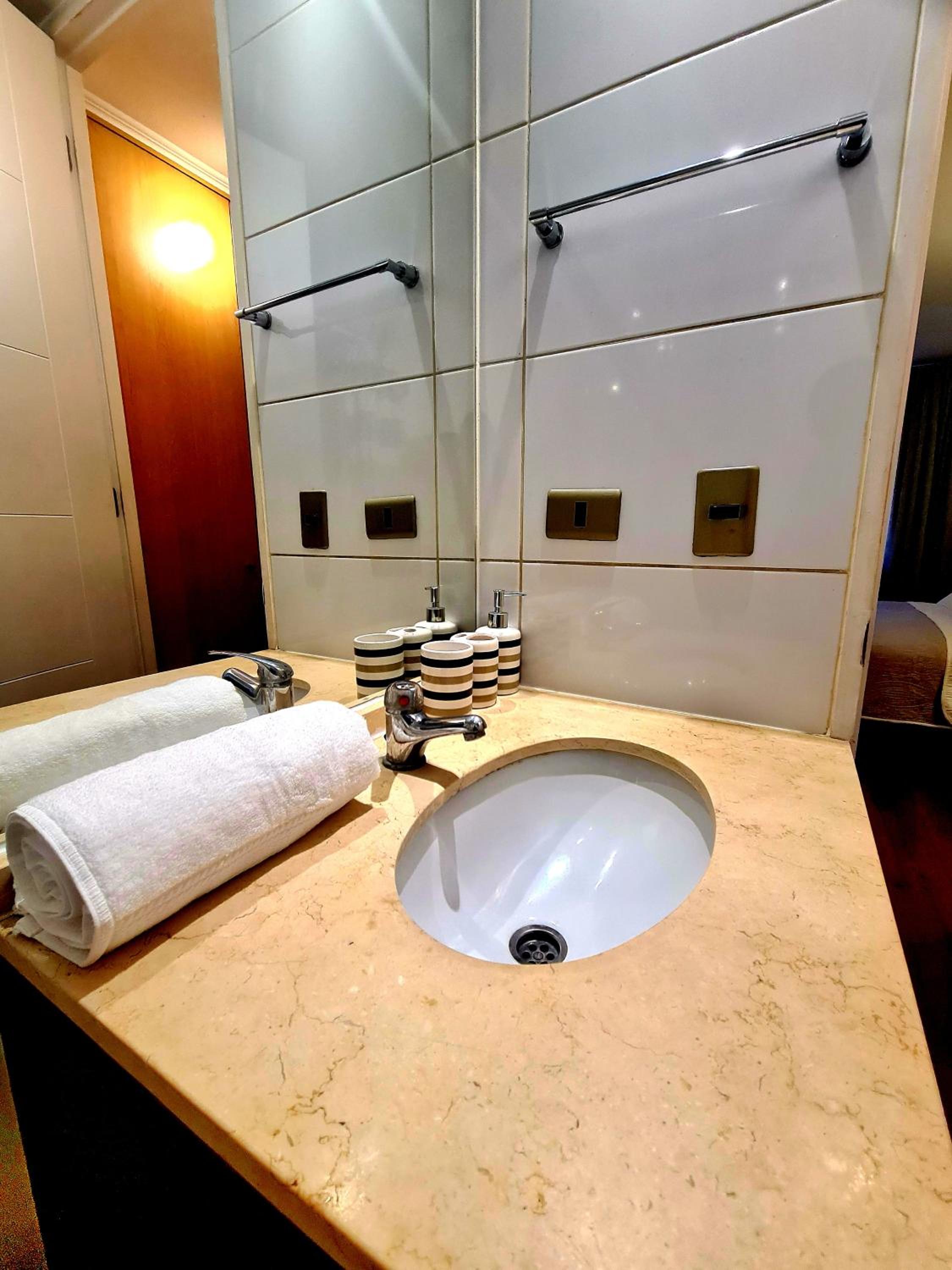 Departamento Completo de 1 Dormitorio I Santiago Centro I Hospital Clínico UC I Piscina en Azotea