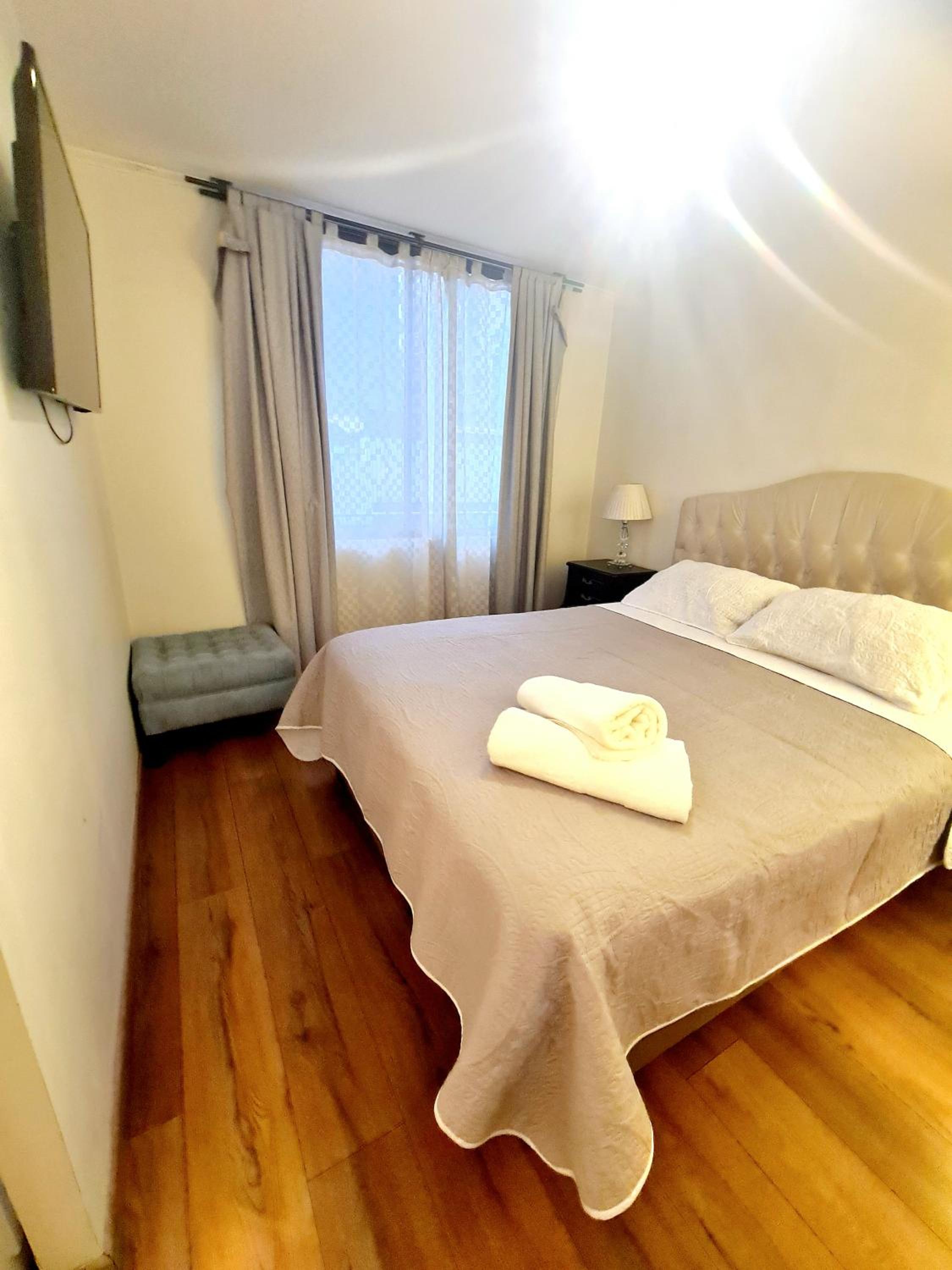 Departamento Completo de 1 Dormitorio I Santiago Centro I Hospital Clínico UC I Piscina en Azotea